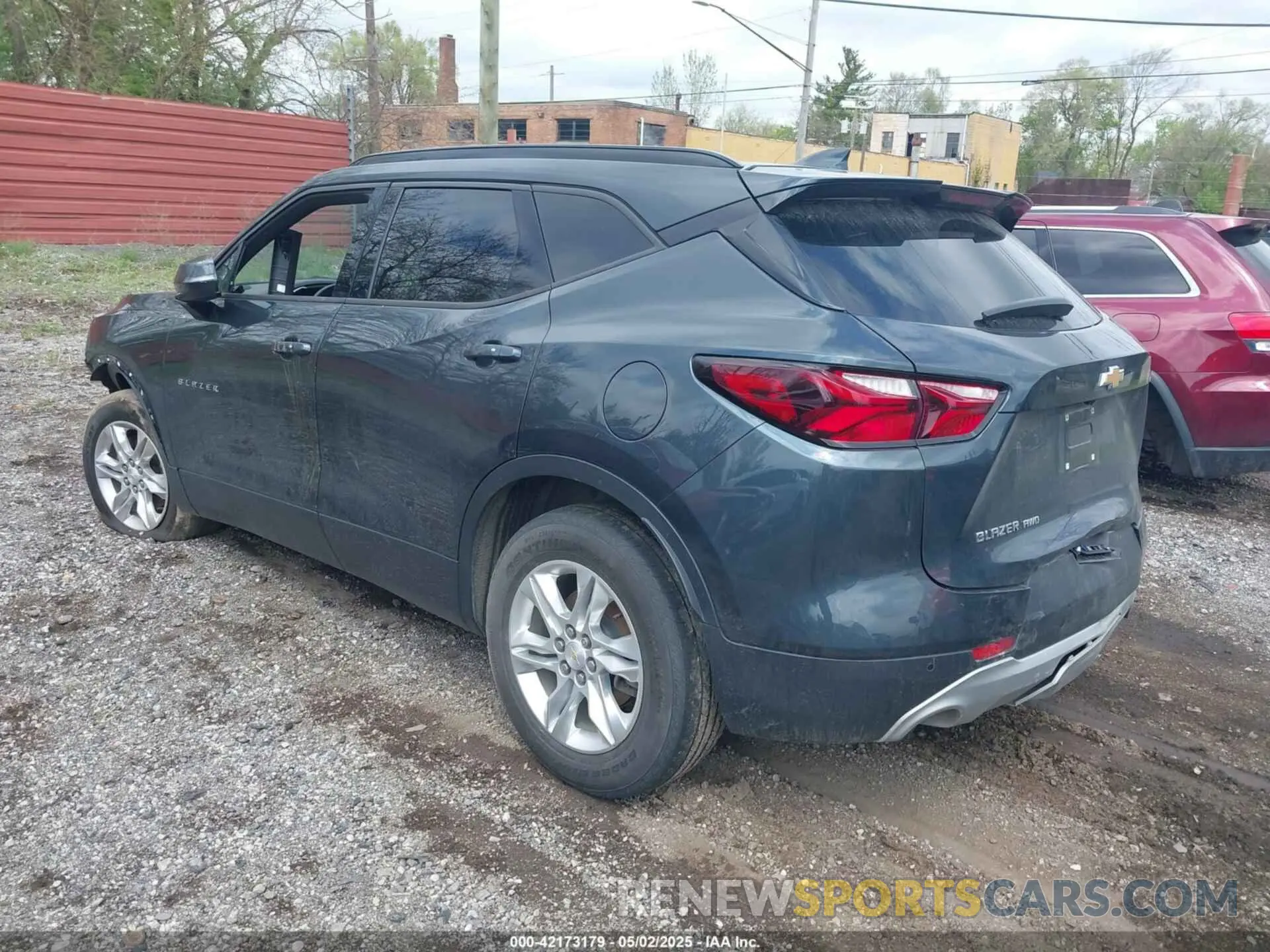 3 Photograph of a damaged car 3GNKBGRS5KS636688 CHEVROLET BLAZER 2019