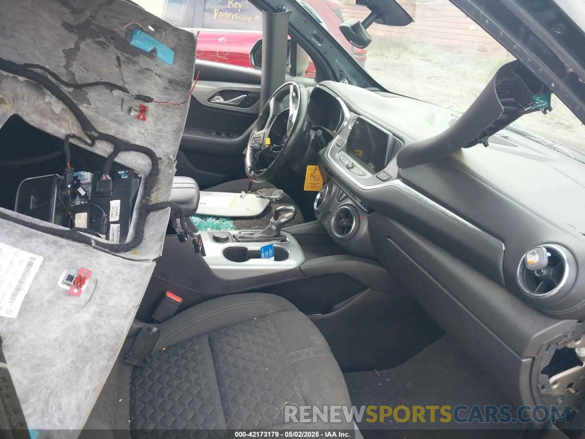 5 Photograph of a damaged car 3GNKBGRS5KS636688 CHEVROLET BLAZER 2019