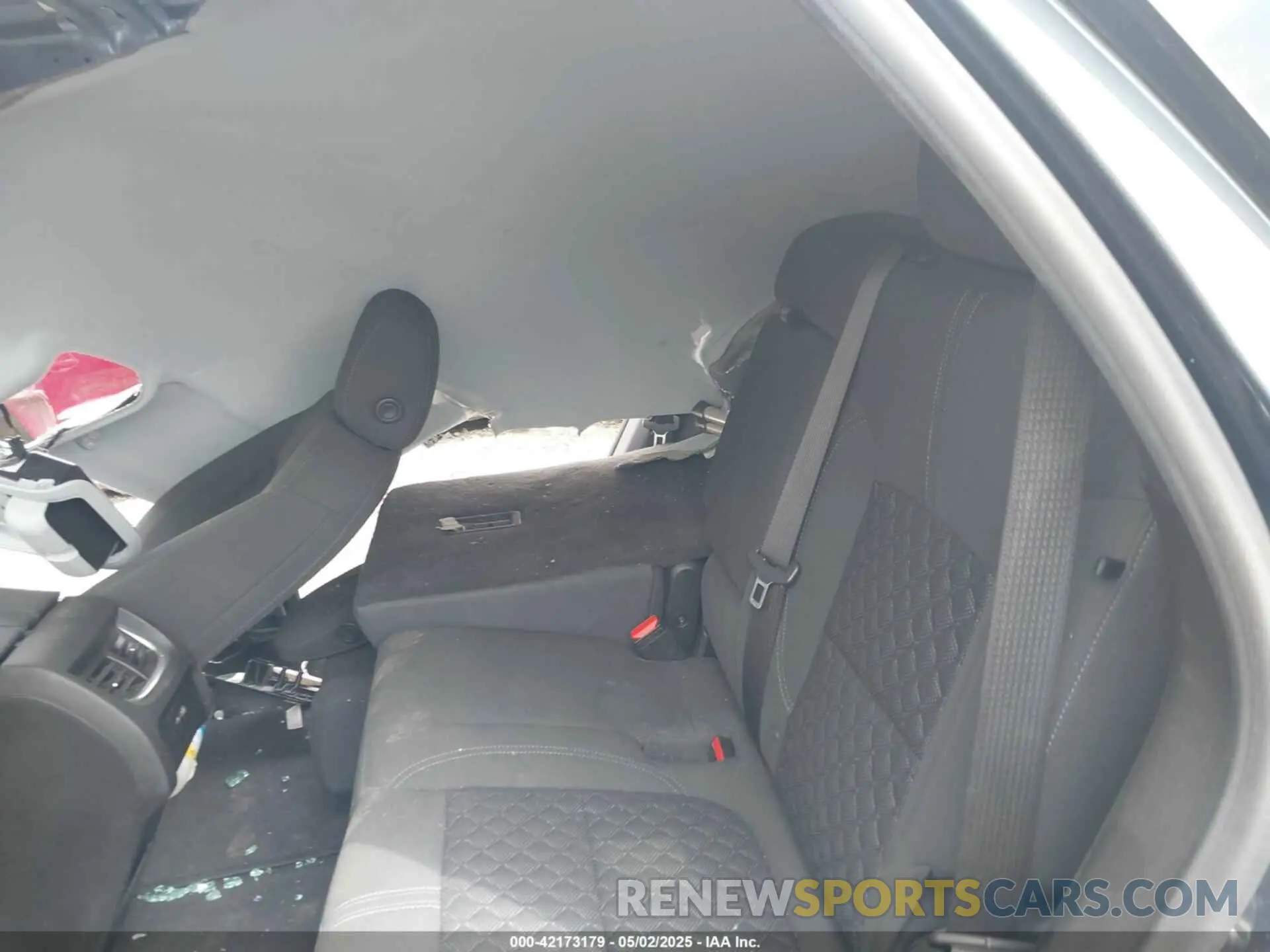 8 Photograph of a damaged car 3GNKBGRS5KS636688 CHEVROLET BLAZER 2019