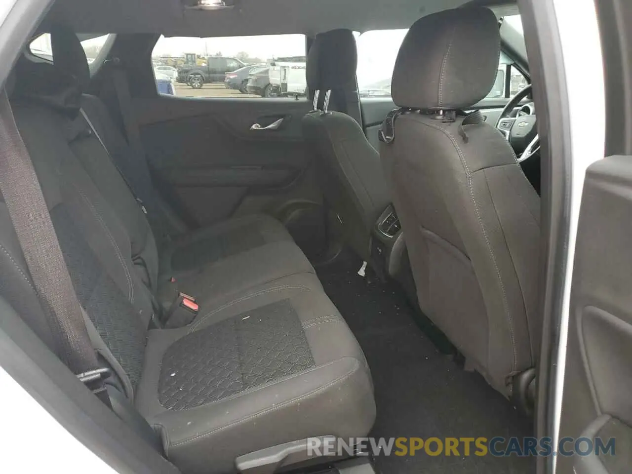 10 Photograph of a damaged car 3GNKBGRS5KS650445 CHEVROLET BLAZER 2019