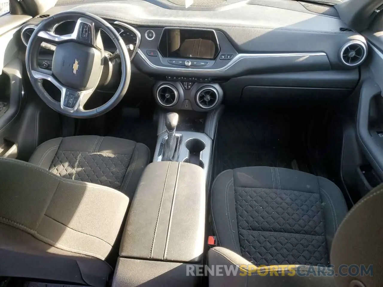 8 Photograph of a damaged car 3GNKBGRS5KS658691 CHEVROLET BLAZER 2019