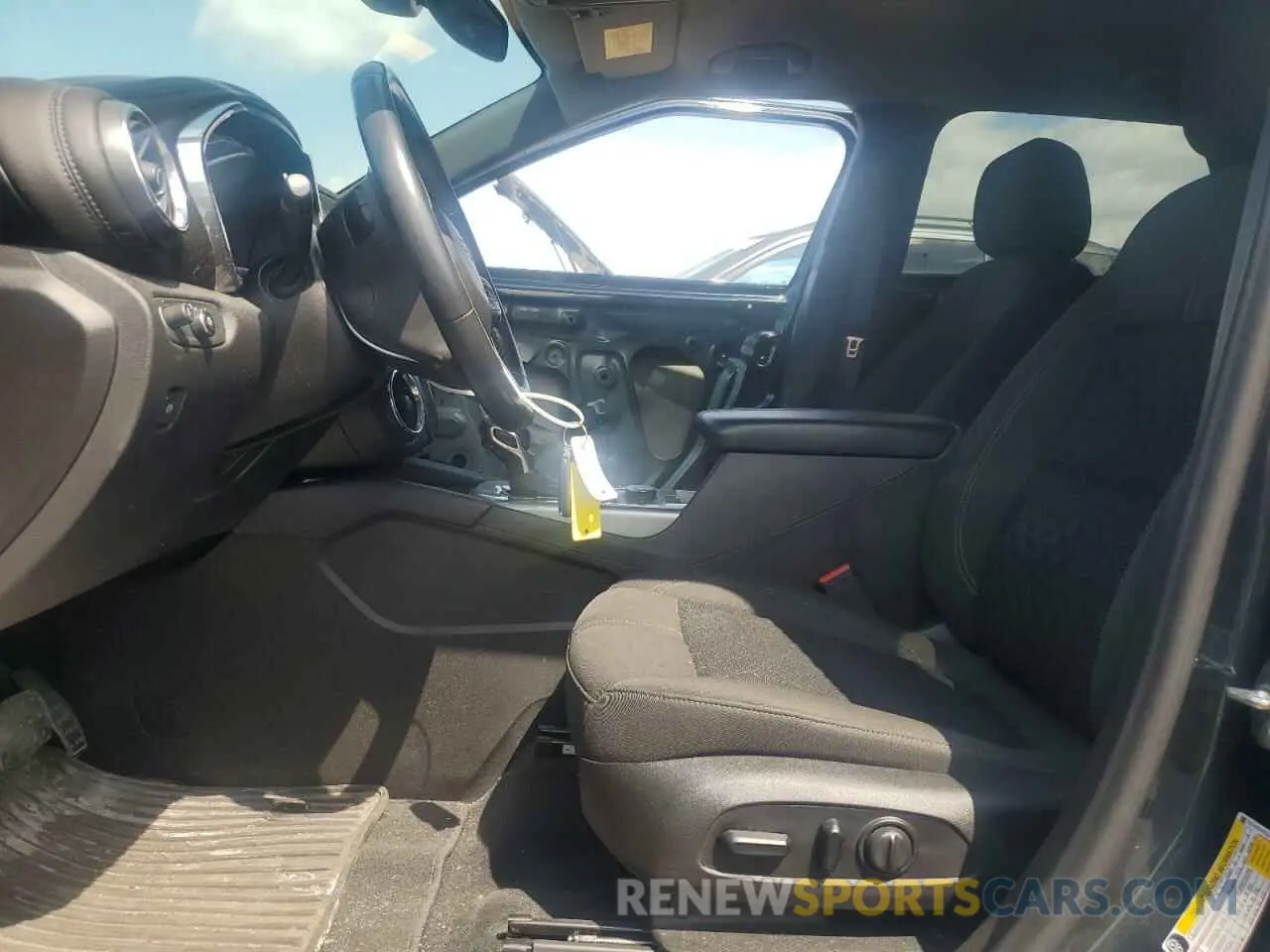 7 Photograph of a damaged car 3GNKBGRS5KS664457 CHEVROLET BLAZER 2019