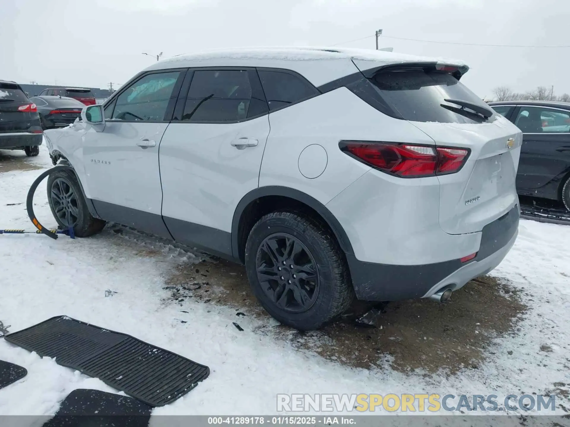 3 Photograph of a damaged car 3GNKBGRS6KS571642 CHEVROLET BLAZER 2019