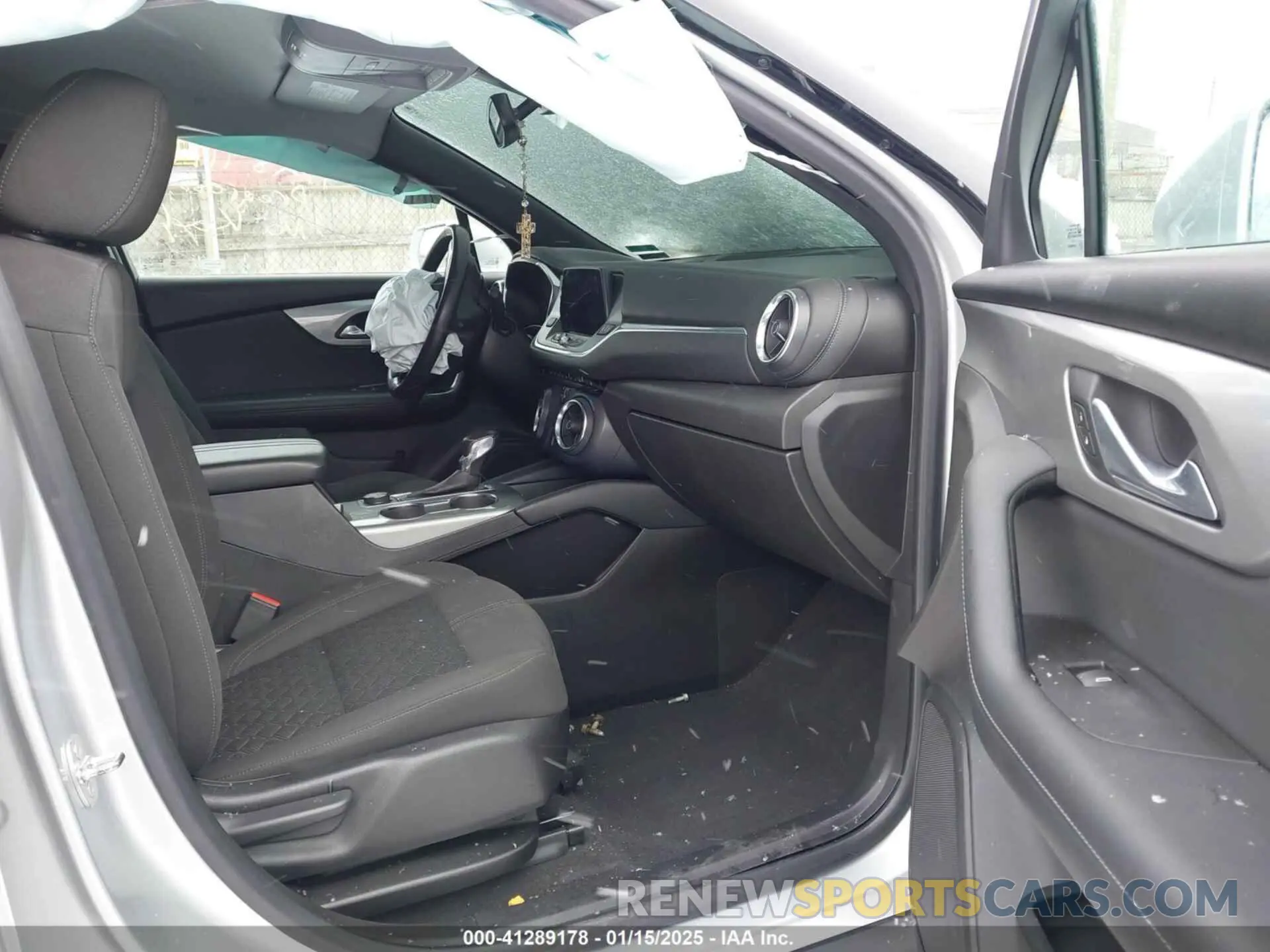 5 Photograph of a damaged car 3GNKBGRS6KS571642 CHEVROLET BLAZER 2019