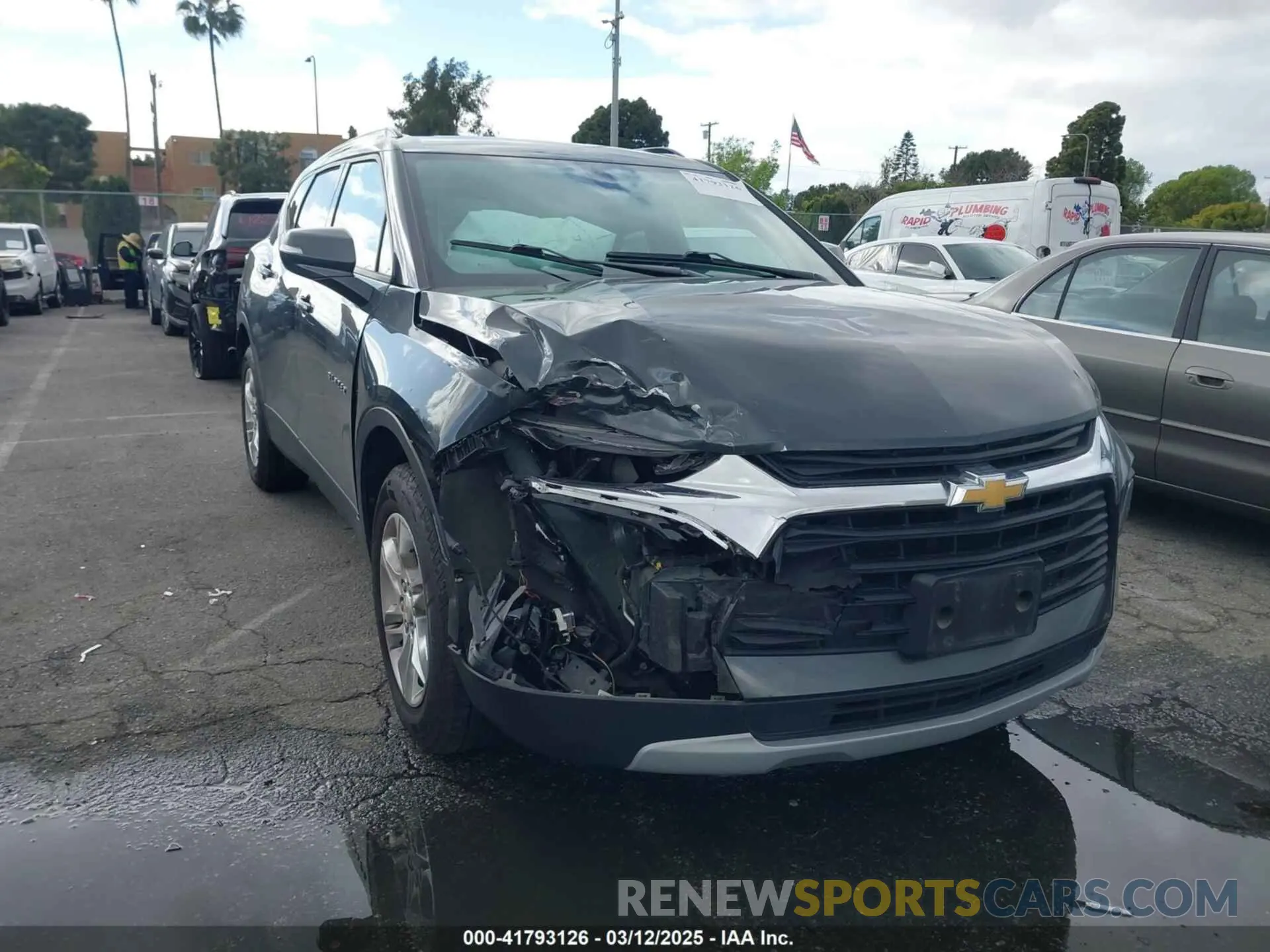 1 Photograph of a damaged car 3GNKBGRS6KS682367 CHEVROLET BLAZER 2019