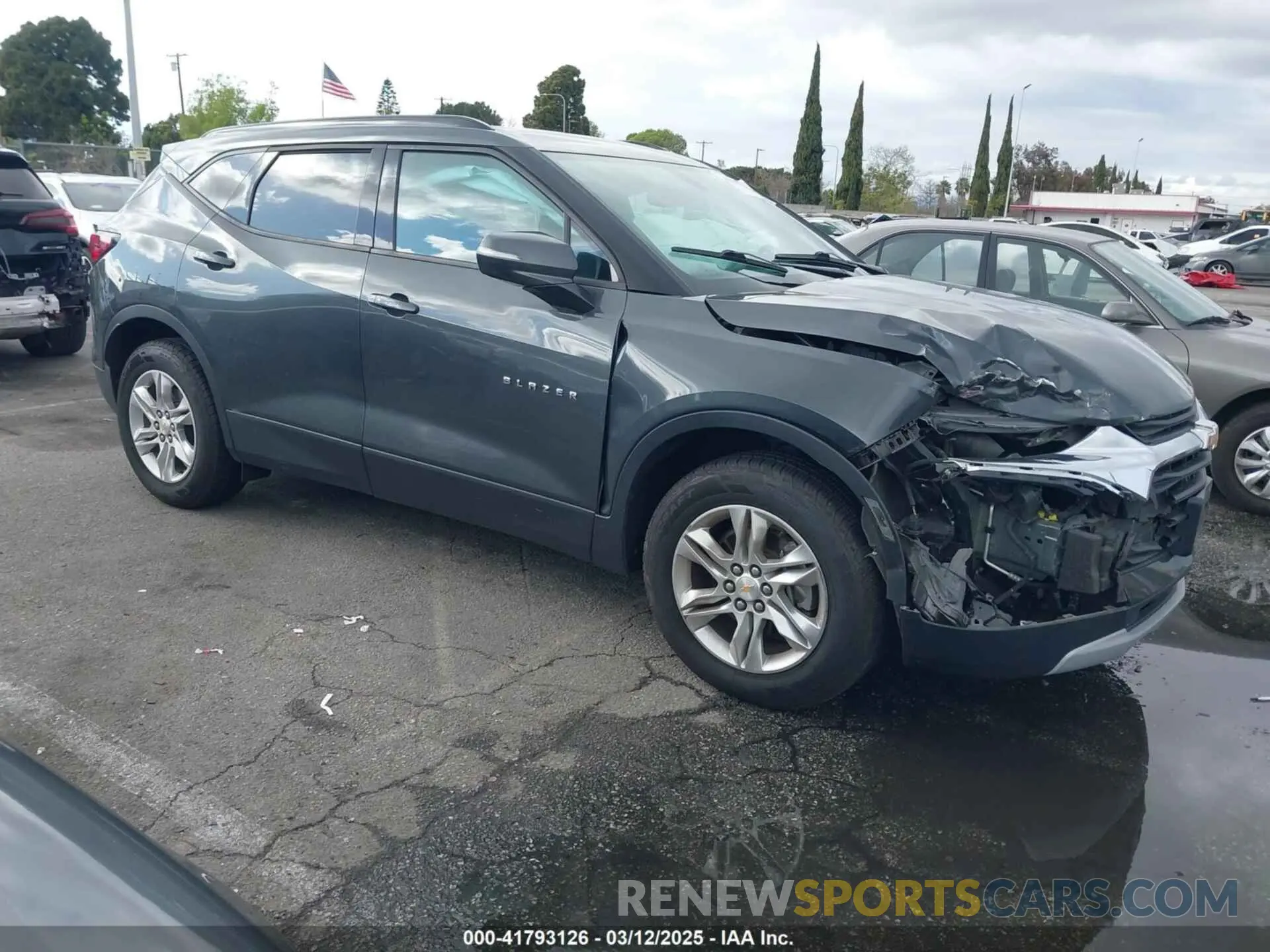 13 Photograph of a damaged car 3GNKBGRS6KS682367 CHEVROLET BLAZER 2019