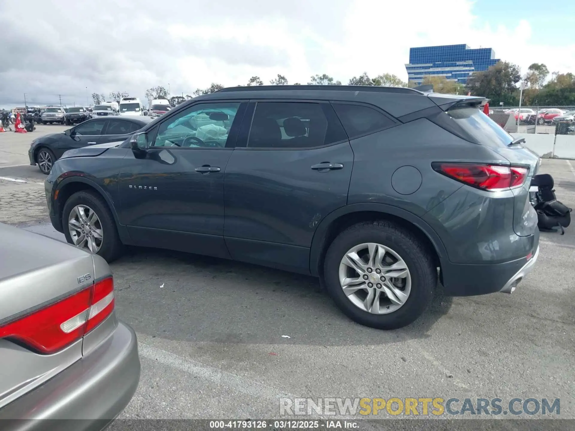 14 Photograph of a damaged car 3GNKBGRS6KS682367 CHEVROLET BLAZER 2019