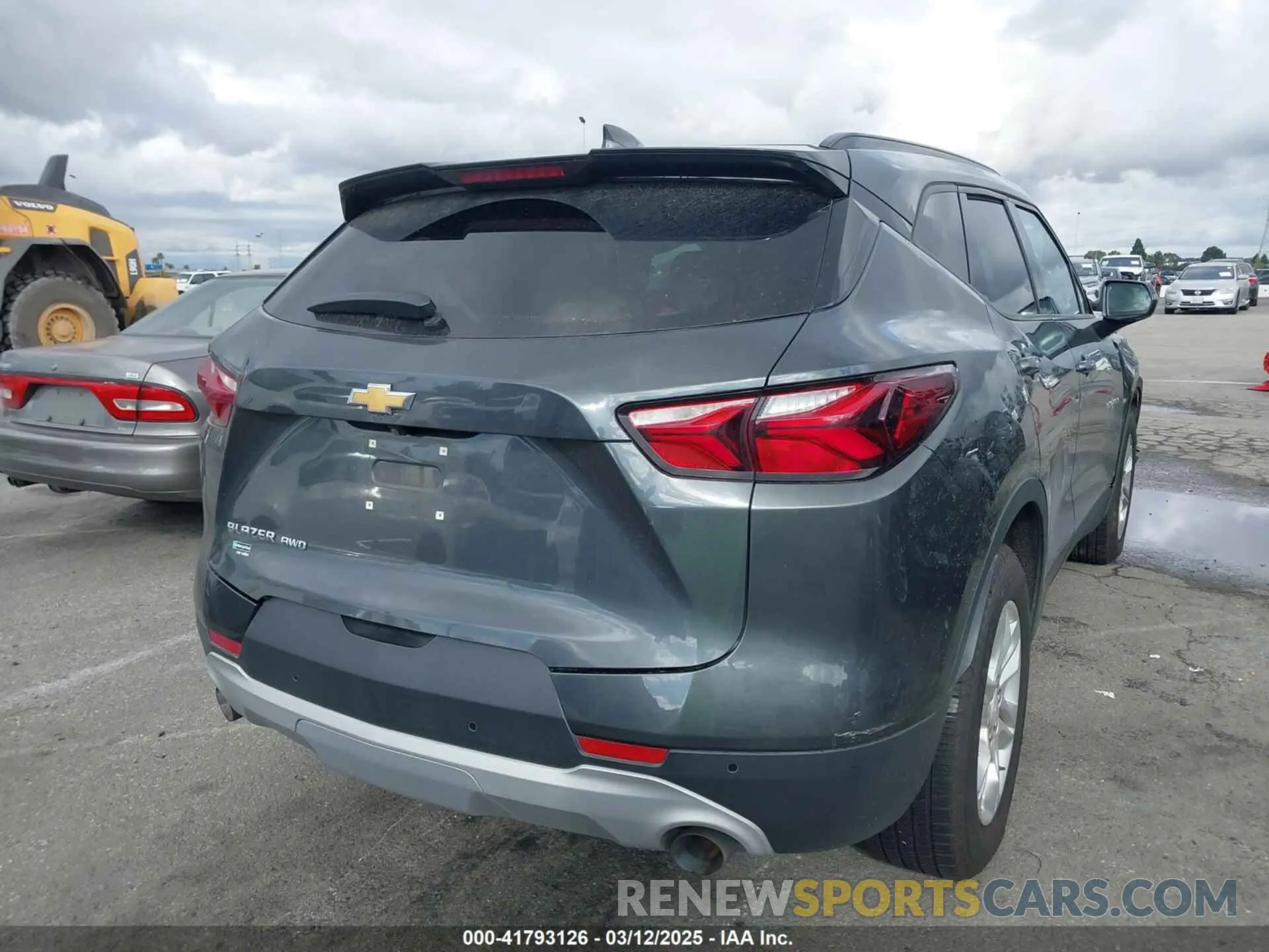 4 Photograph of a damaged car 3GNKBGRS6KS682367 CHEVROLET BLAZER 2019