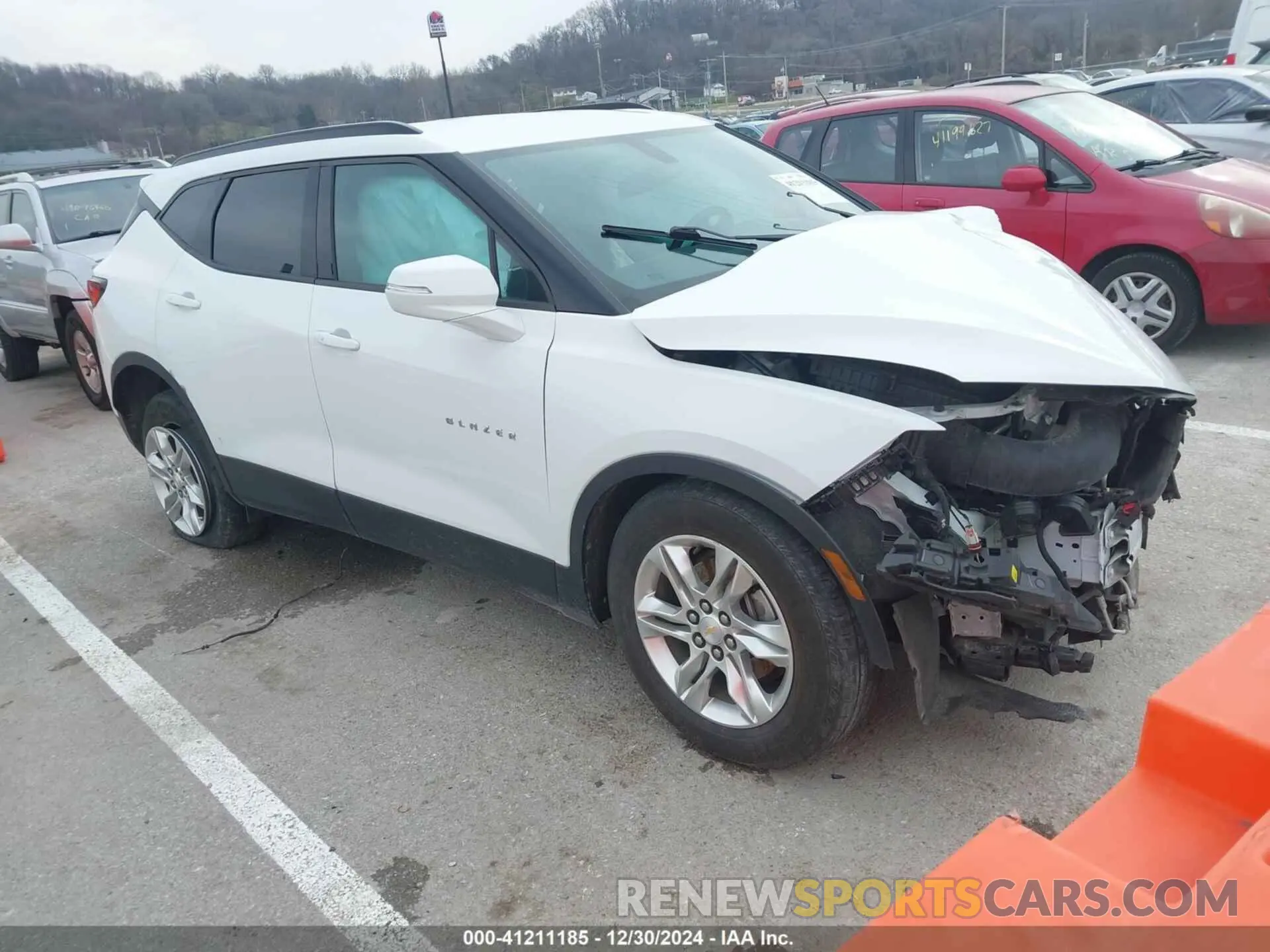 1 Photograph of a damaged car 3GNKBGRS7KS647577 CHEVROLET BLAZER 2019