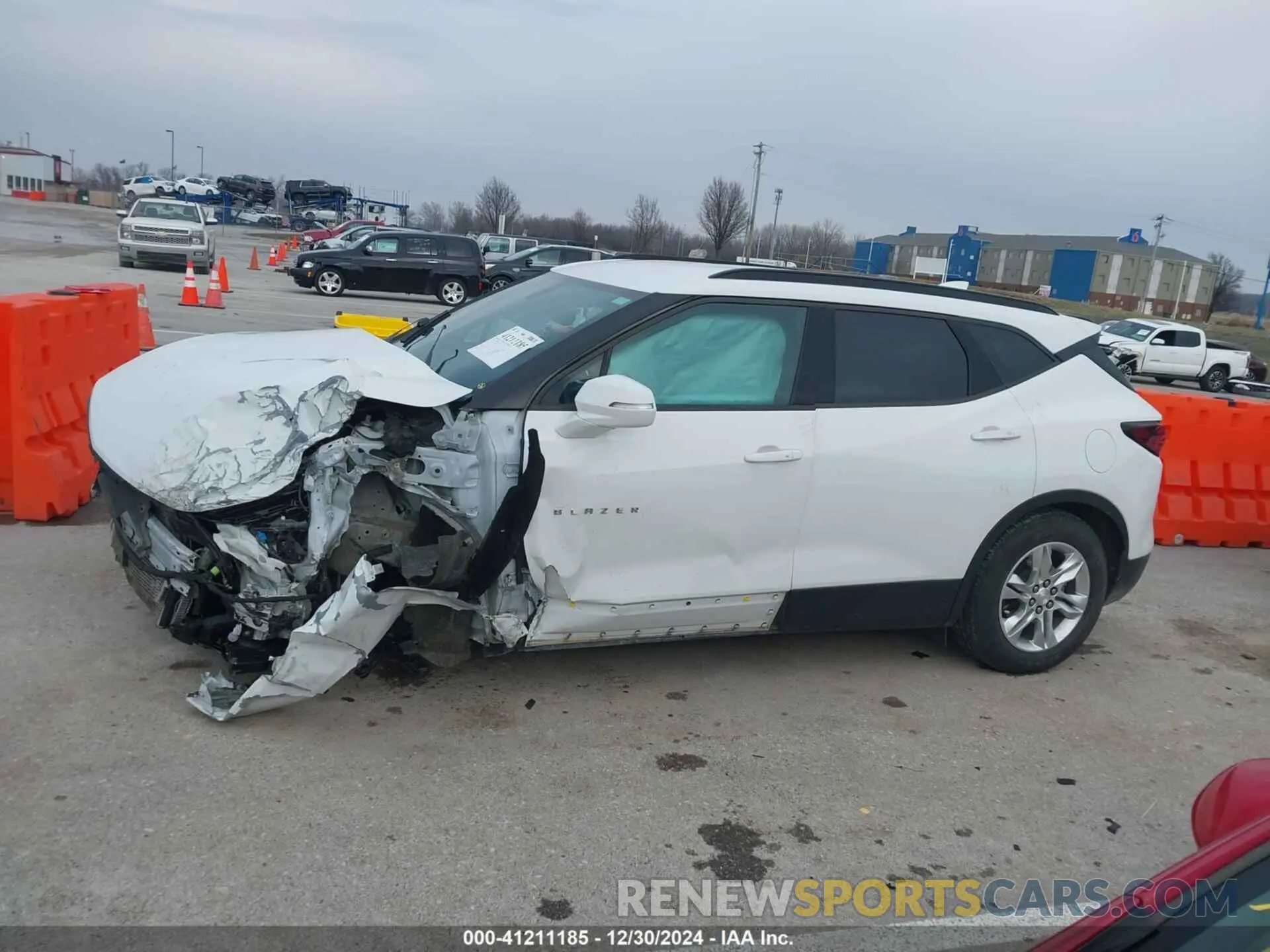 14 Photograph of a damaged car 3GNKBGRS7KS647577 CHEVROLET BLAZER 2019