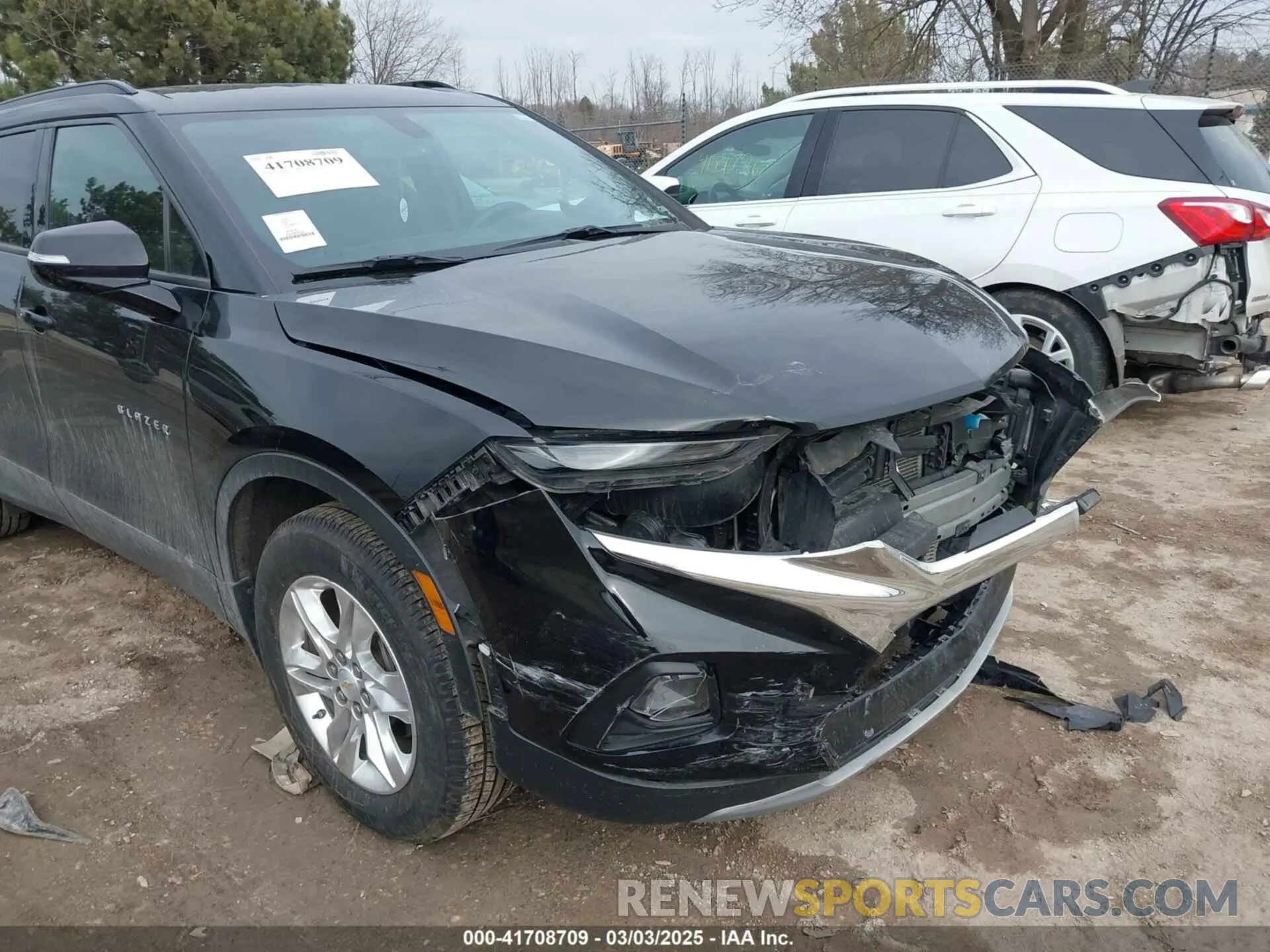 18 Photograph of a damaged car 3GNKBGRS8KS642727 CHEVROLET BLAZER 2019