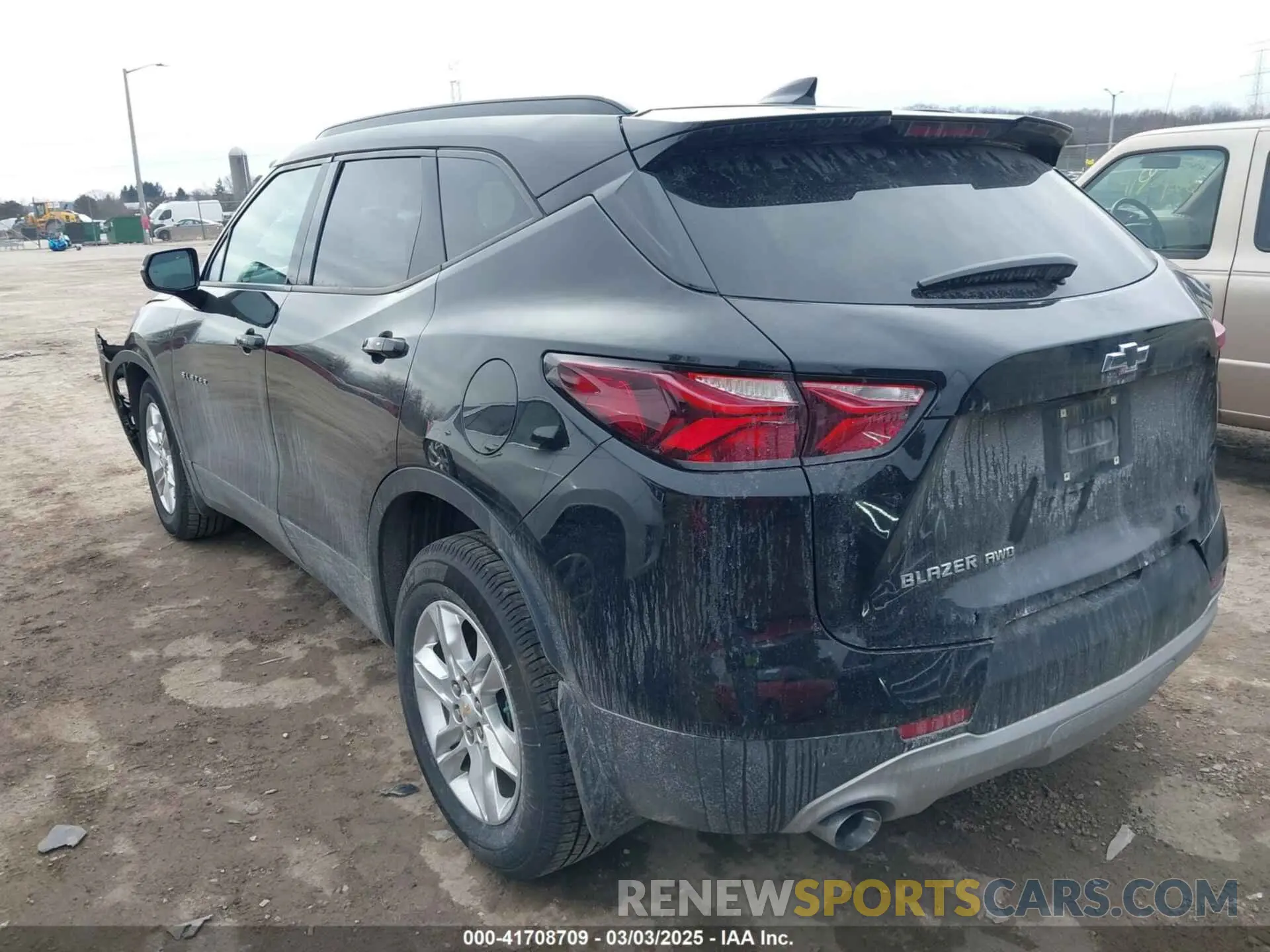 3 Photograph of a damaged car 3GNKBGRS8KS642727 CHEVROLET BLAZER 2019
