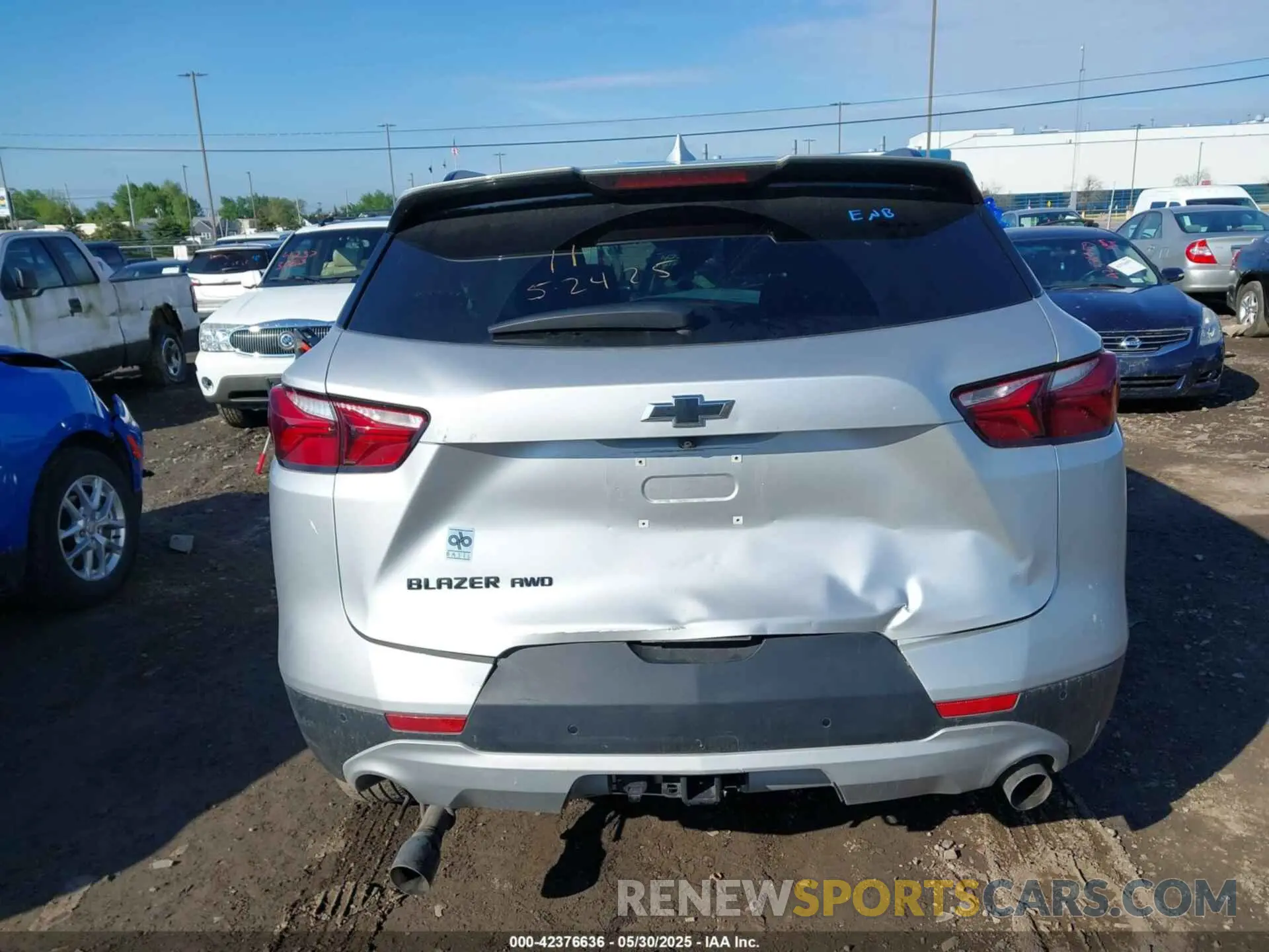 16 Photograph of a damaged car 3GNKBGRS8KS698196 CHEVROLET BLAZER 2019