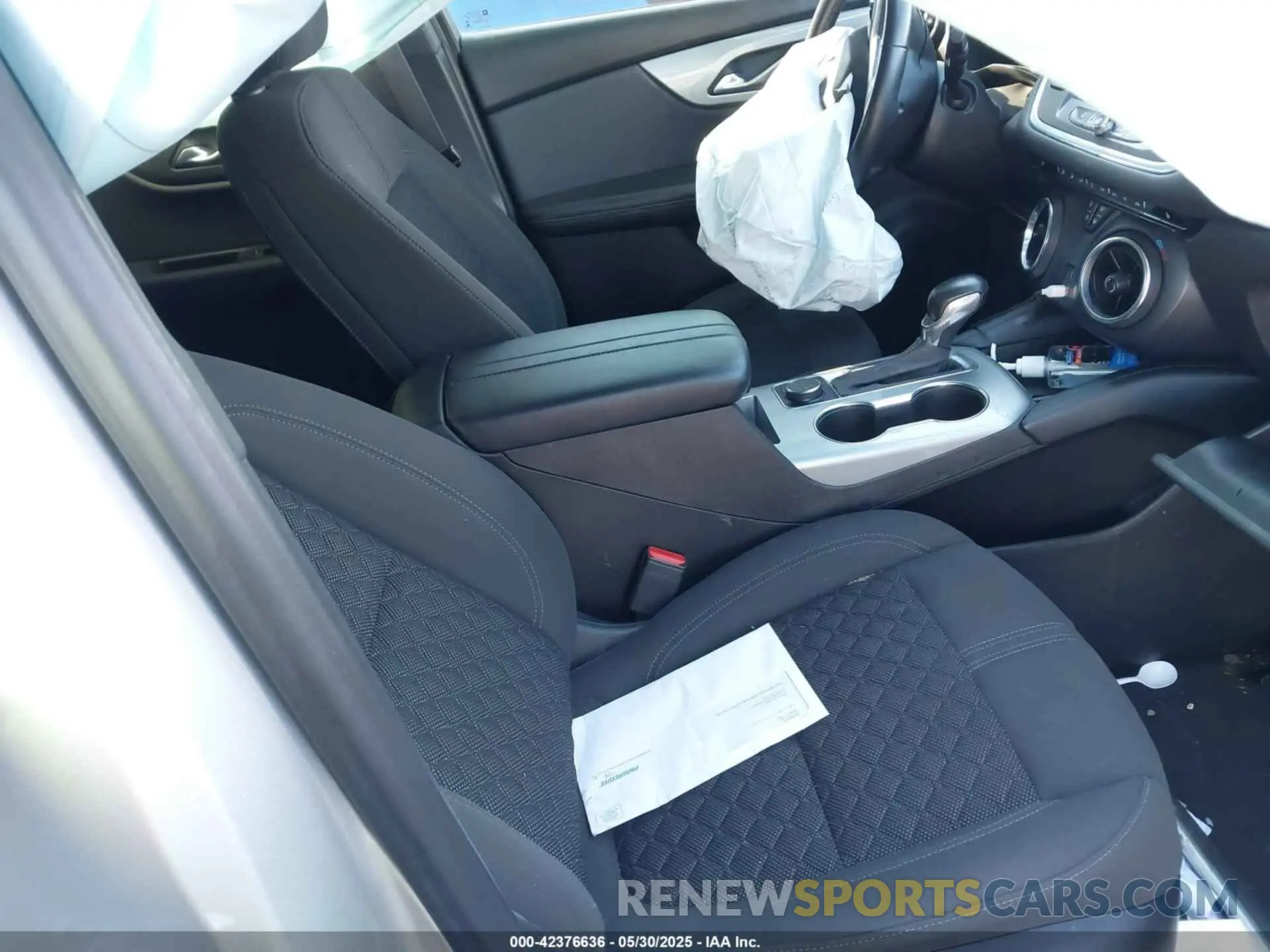 5 Photograph of a damaged car 3GNKBGRS8KS698196 CHEVROLET BLAZER 2019