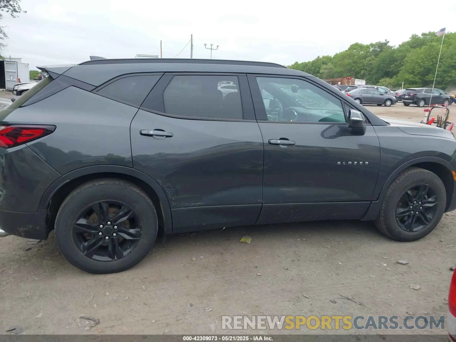 13 Photograph of a damaged car 3GNKBGRS9KS684601 CHEVROLET BLAZER 2019