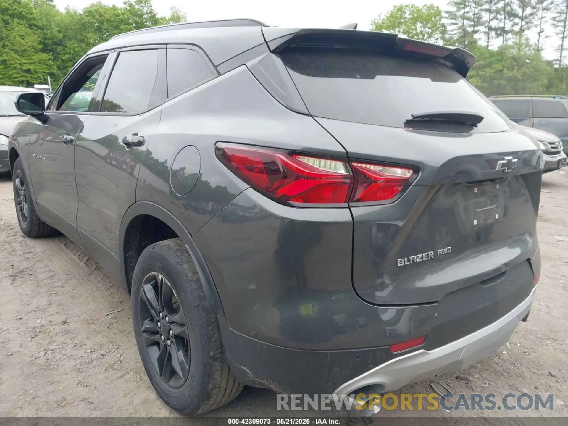 3 Photograph of a damaged car 3GNKBGRS9KS684601 CHEVROLET BLAZER 2019