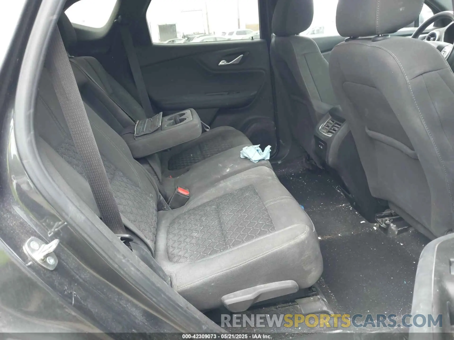 8 Photograph of a damaged car 3GNKBGRS9KS684601 CHEVROLET BLAZER 2019