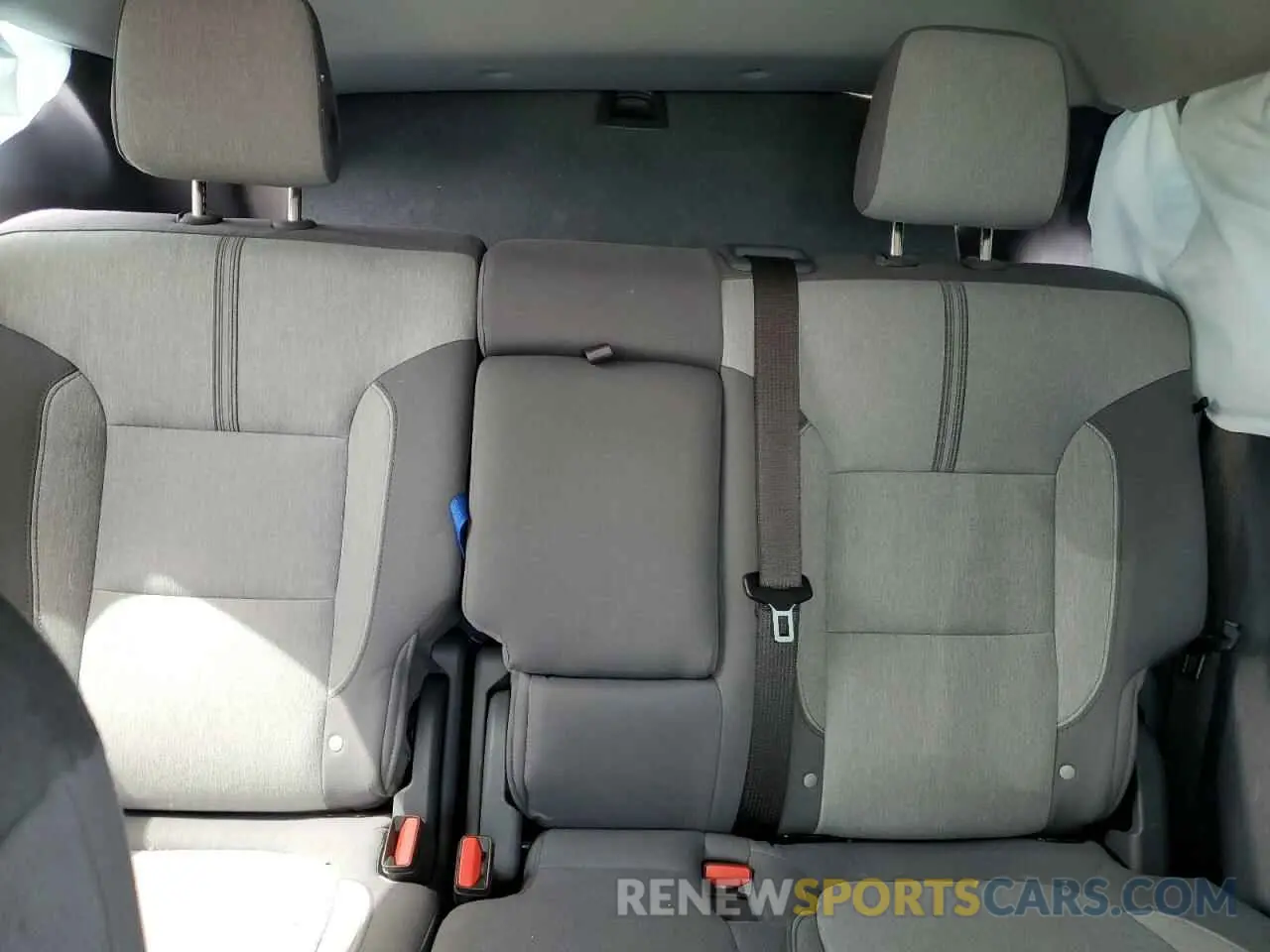 10 Photograph of a damaged car 3GNKBGRSXKS686308 CHEVROLET BLAZER 2019