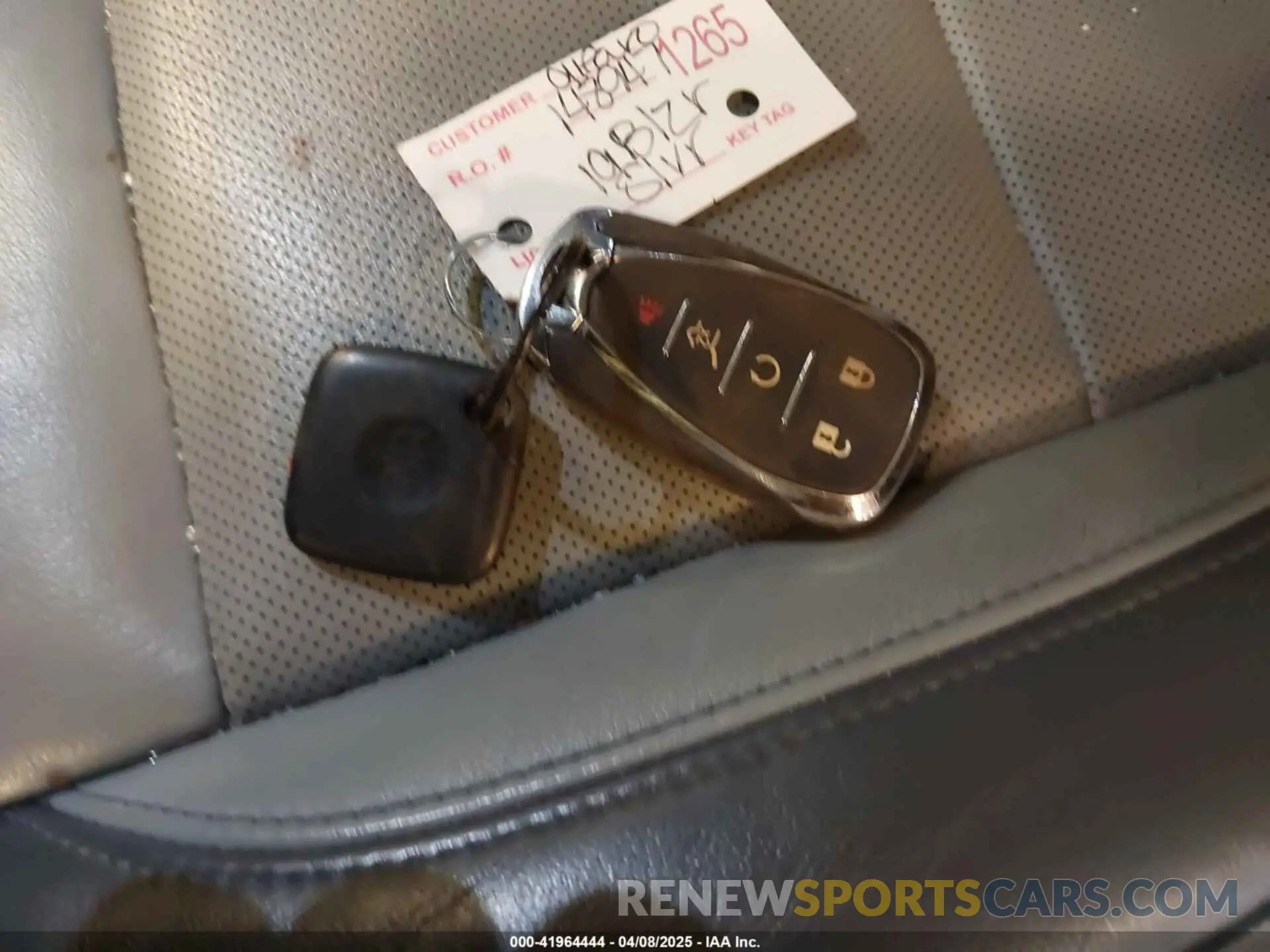 11 Photograph of a damaged car 3GNKBHRS0KS667854 CHEVROLET BLAZER 2019