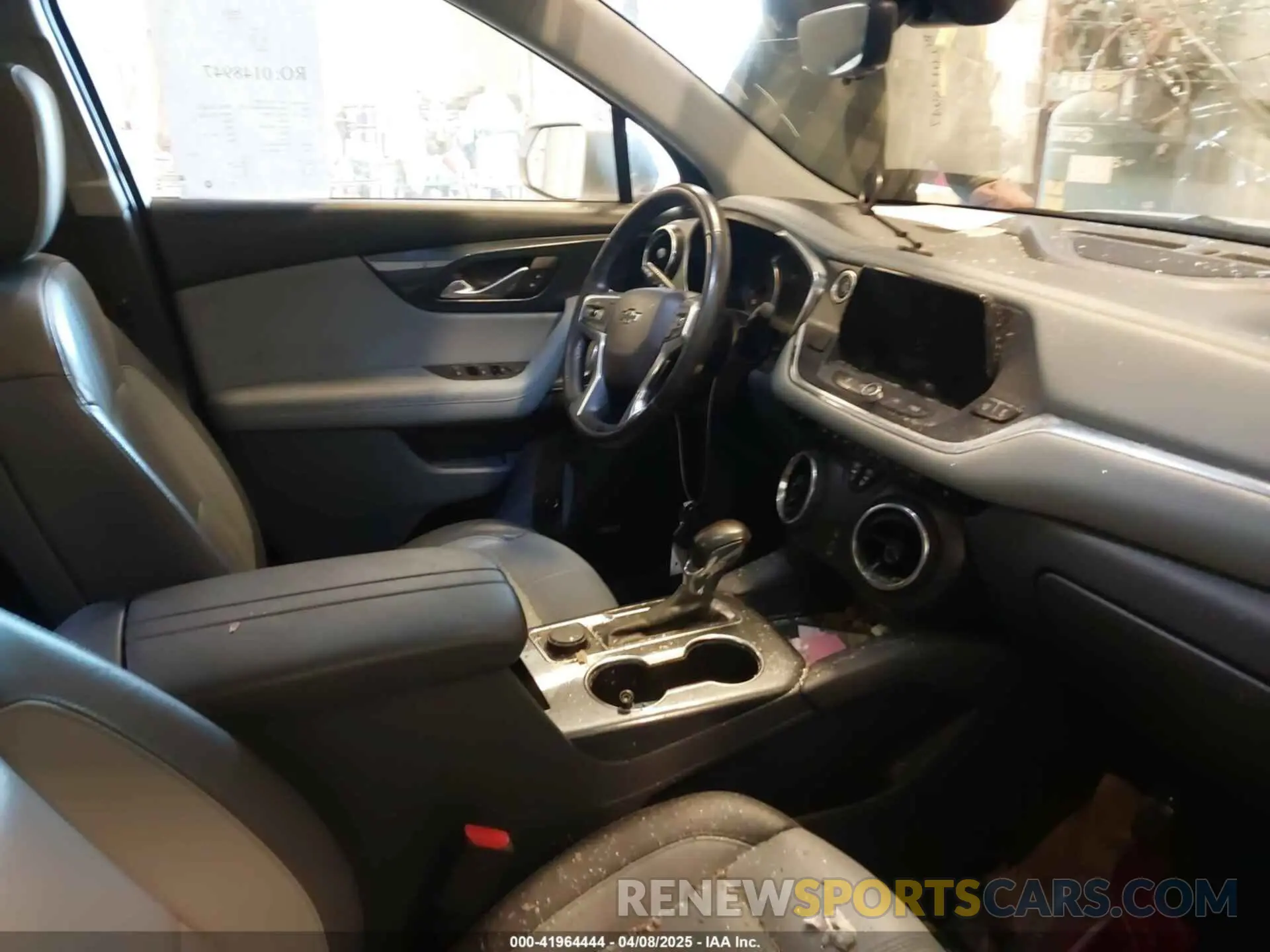 5 Photograph of a damaged car 3GNKBHRS0KS667854 CHEVROLET BLAZER 2019