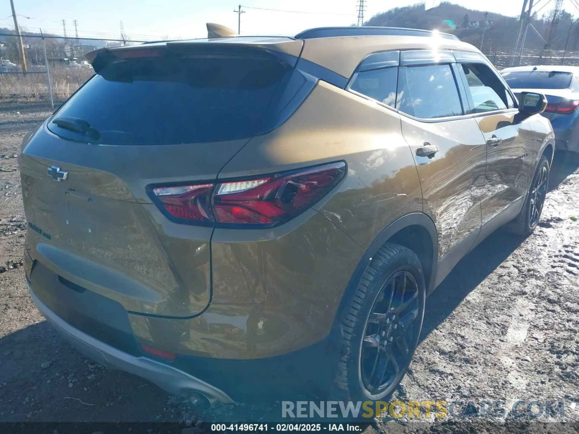 4 Photograph of a damaged car 3GNKBHRS2KS679049 CHEVROLET BLAZER 2019