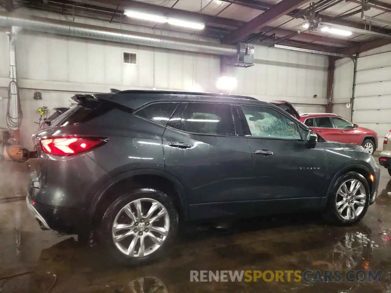 3 Photograph of a damaged car 3GNKBHRS4KS622948 CHEVROLET BLAZER 2019