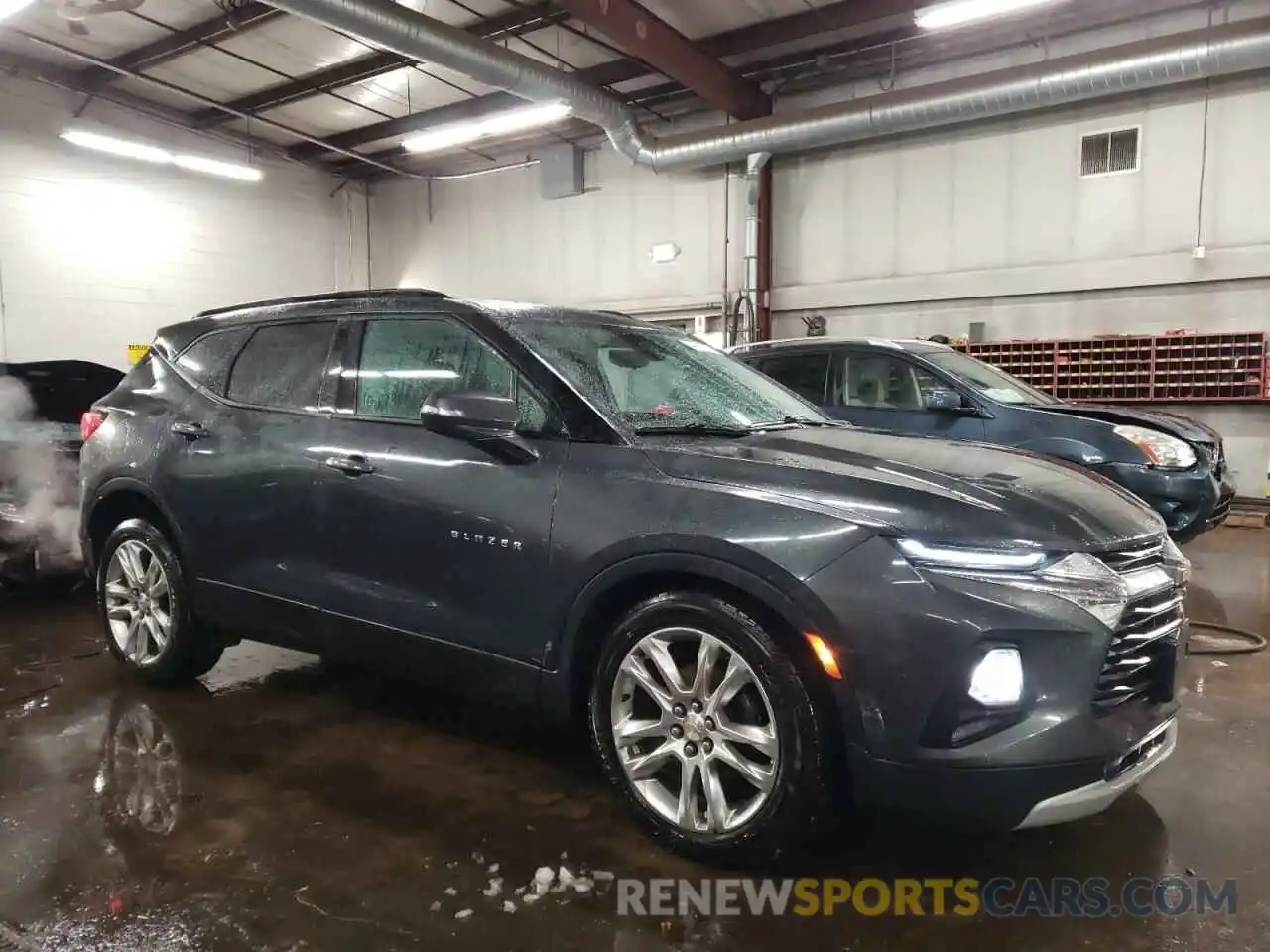 4 Photograph of a damaged car 3GNKBHRS4KS622948 CHEVROLET BLAZER 2019