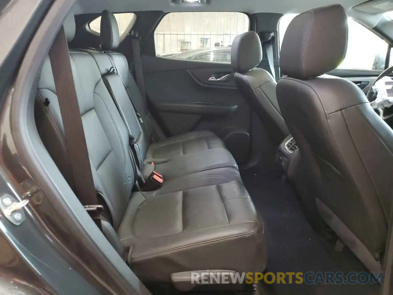 11 Photograph of a damaged car 3GNKBHRS6KS652985 CHEVROLET BLAZER 2019