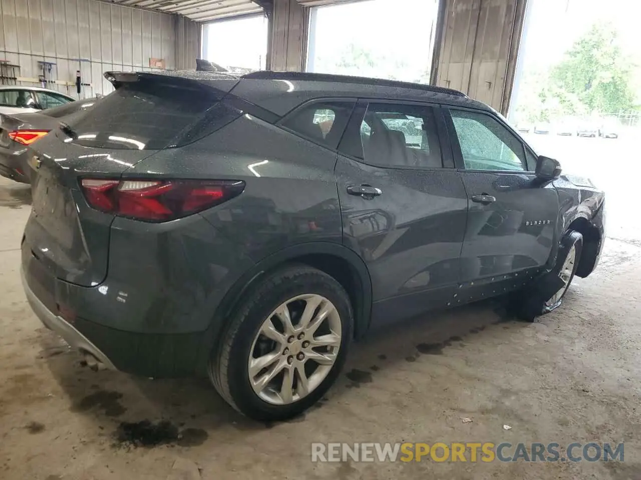 3 Photograph of a damaged car 3GNKBHRS6KS652985 CHEVROLET BLAZER 2019