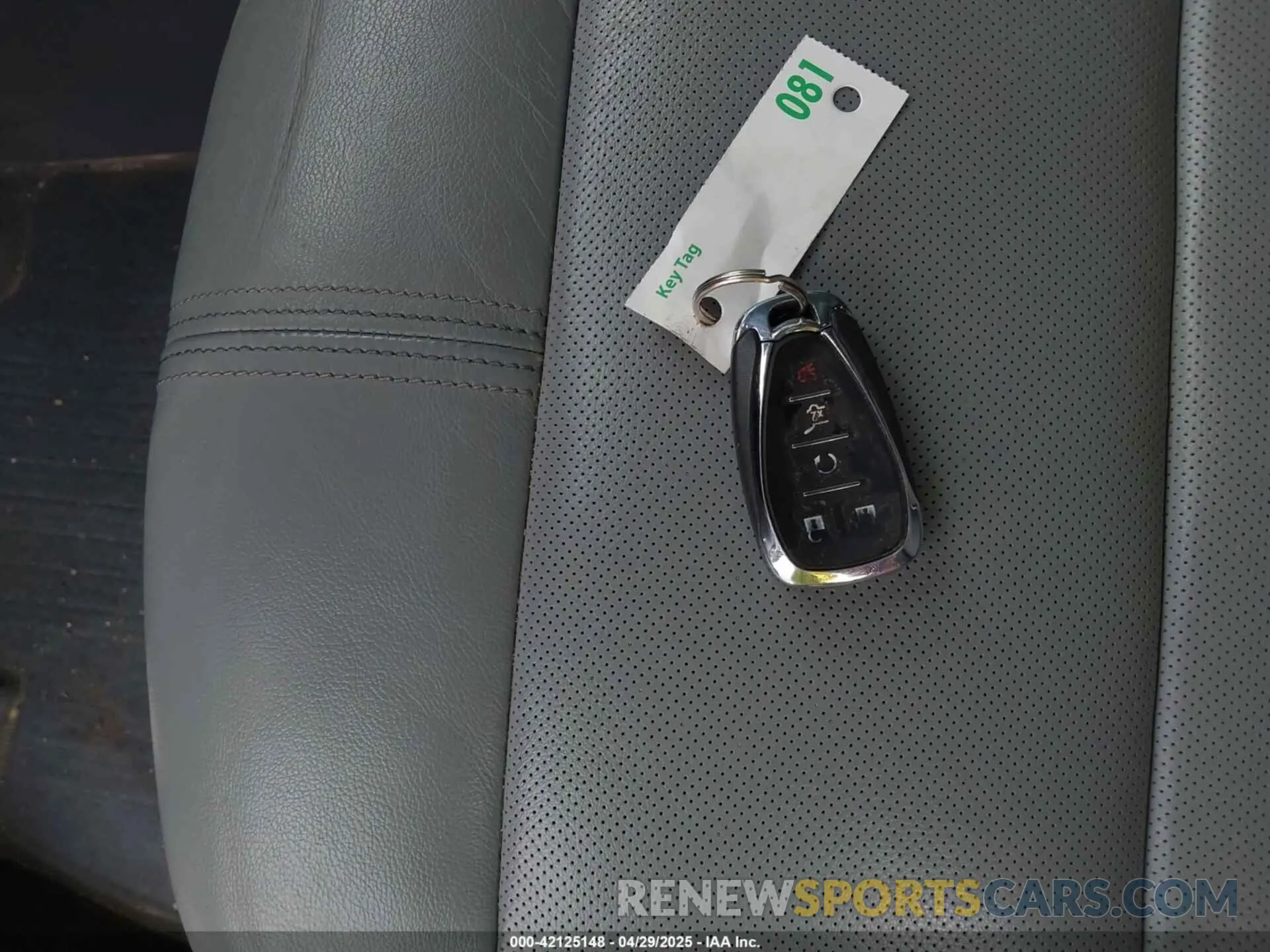 11 Photograph of a damaged car 3GNKBHRS6KS677627 CHEVROLET BLAZER 2019