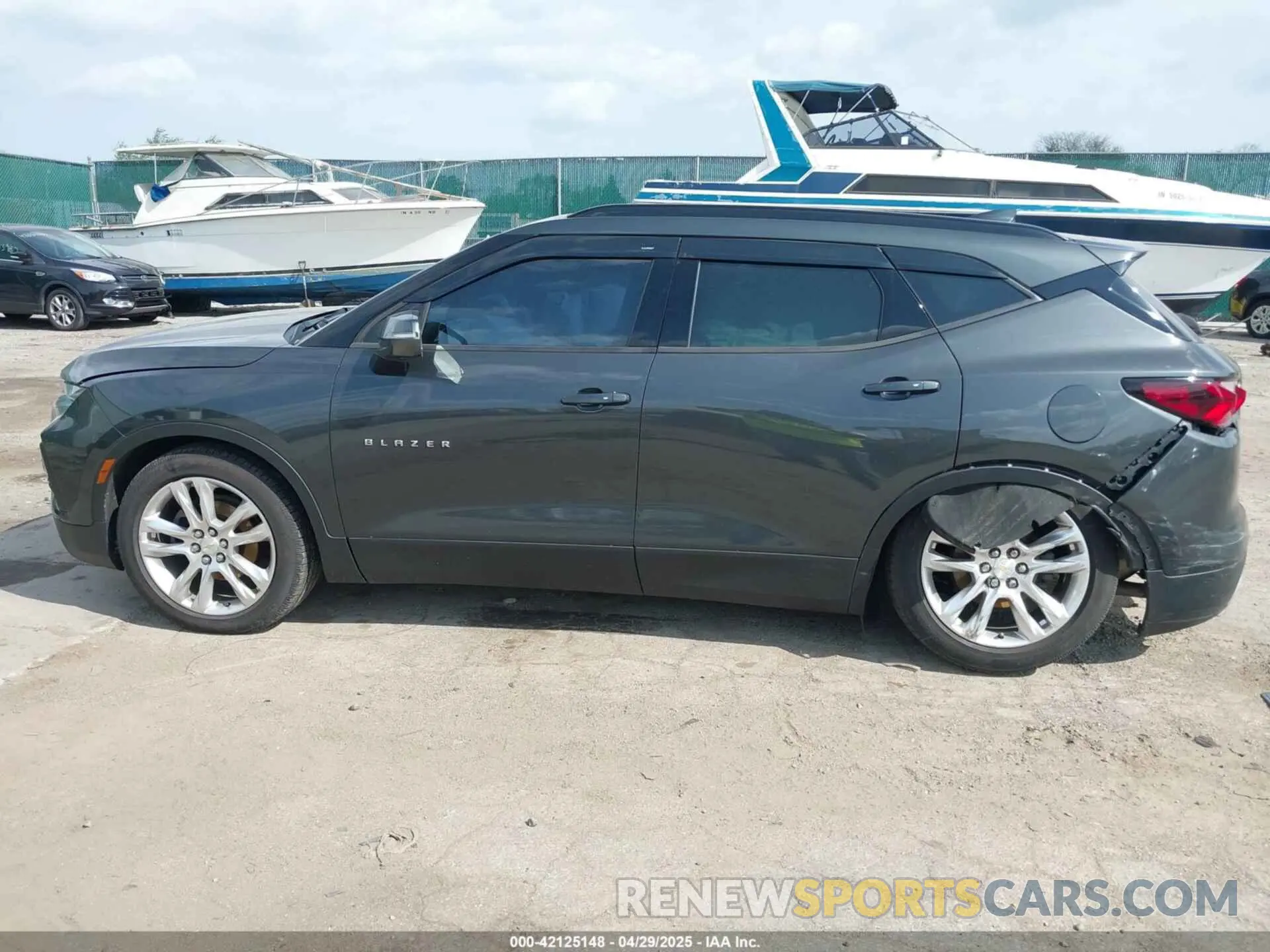 14 Photograph of a damaged car 3GNKBHRS6KS677627 CHEVROLET BLAZER 2019