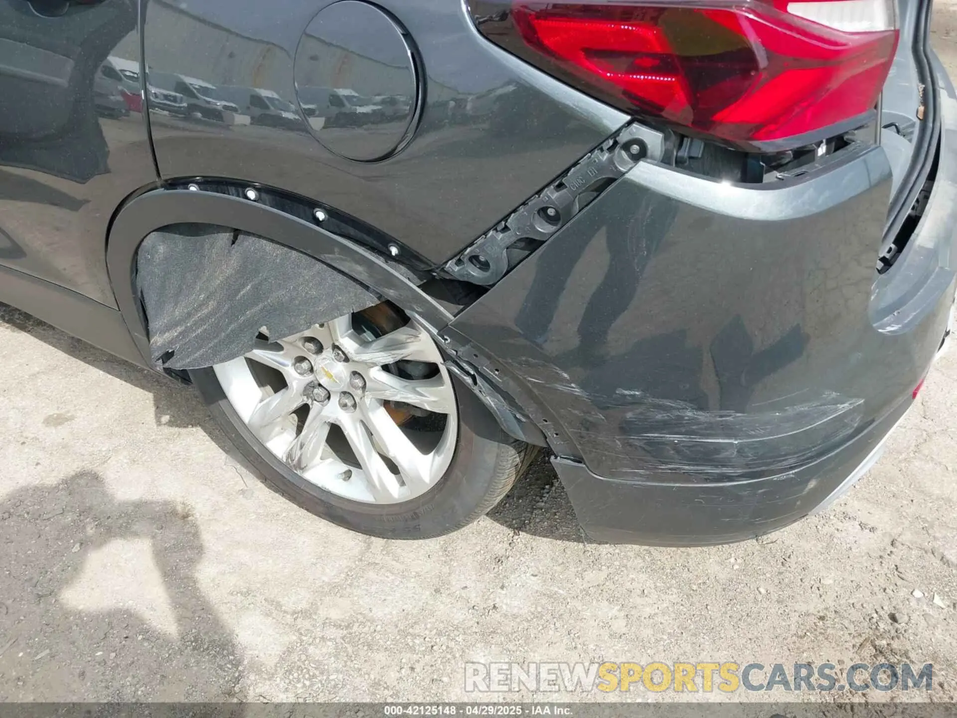 6 Photograph of a damaged car 3GNKBHRS6KS677627 CHEVROLET BLAZER 2019