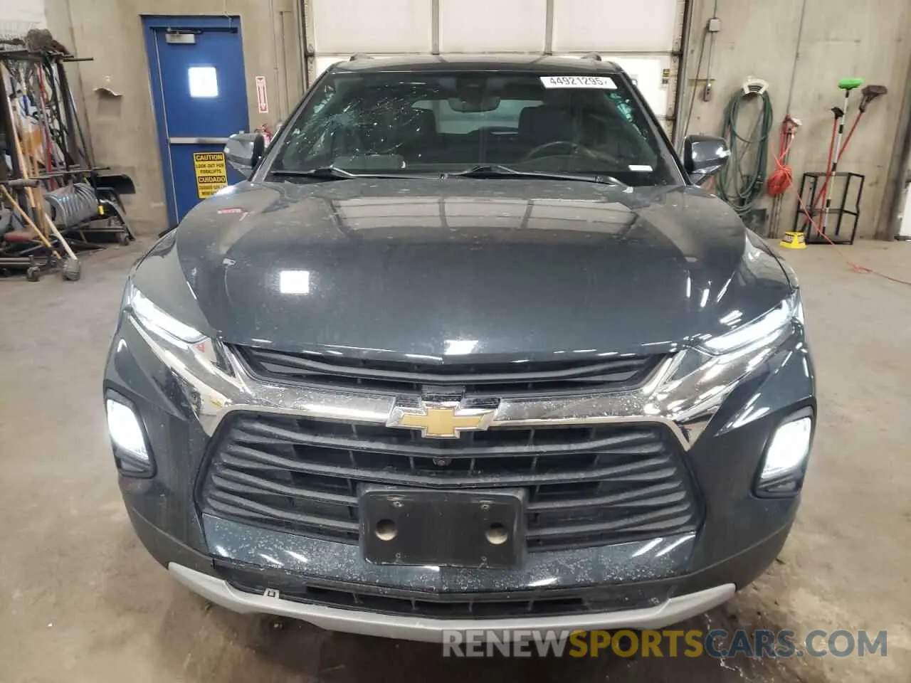 5 Photograph of a damaged car 3GNKBHRS9KS689884 CHEVROLET BLAZER 2019
