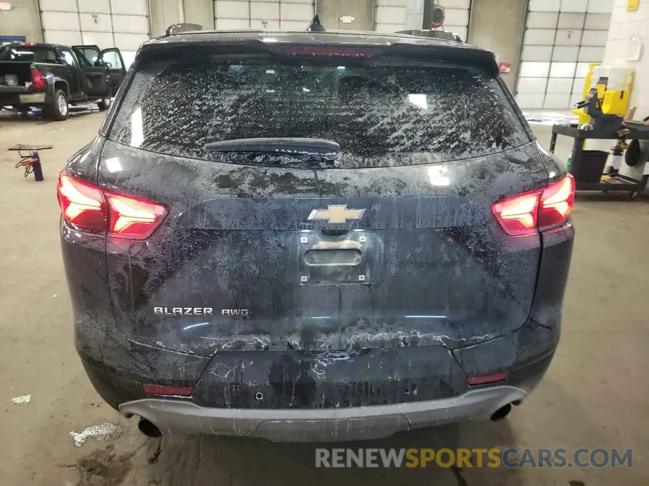 6 Photograph of a damaged car 3GNKBHRS9KS689884 CHEVROLET BLAZER 2019