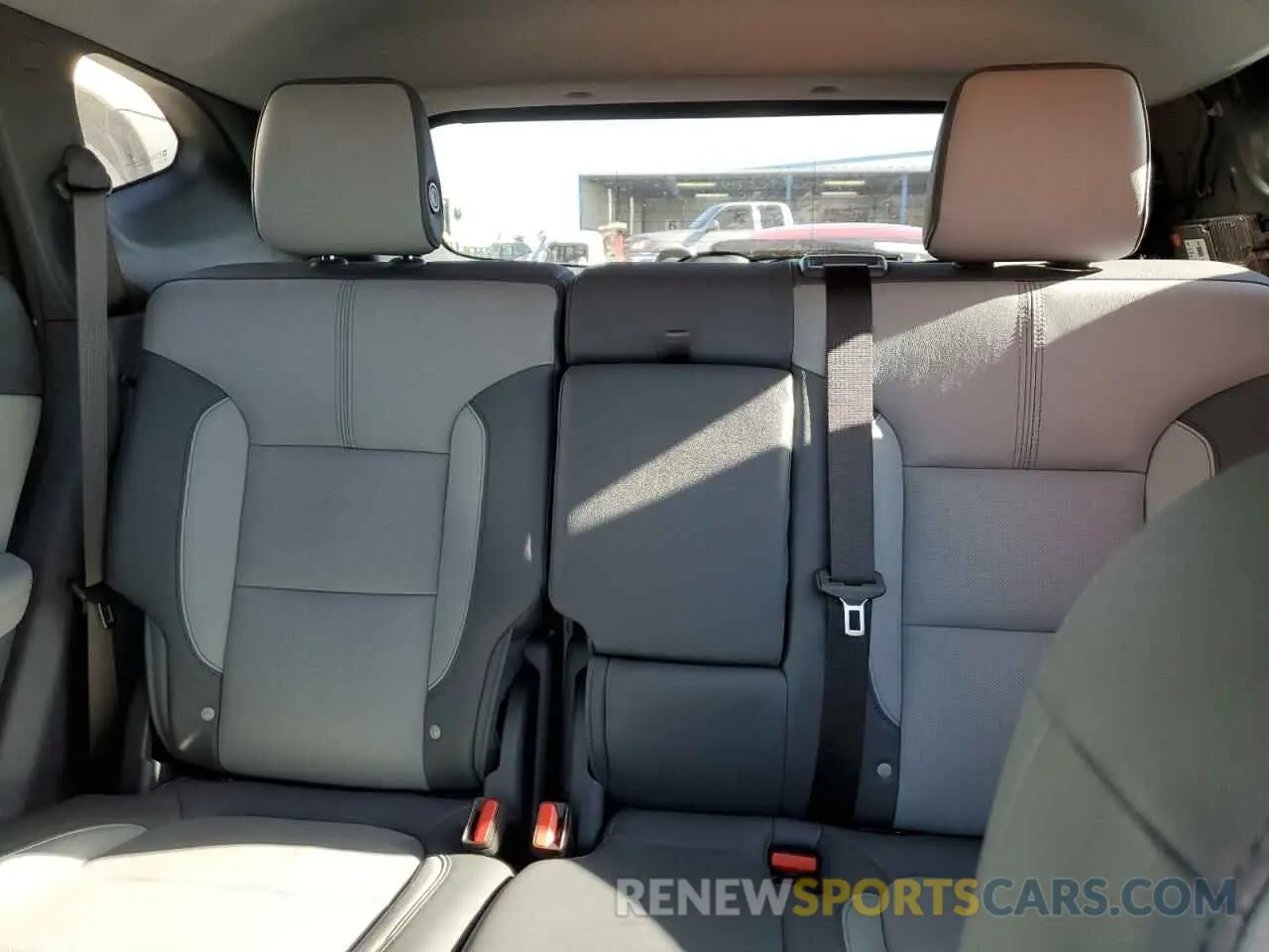 10 Photograph of a damaged car 3GNKBHRS9KS700320 CHEVROLET BLAZER 2019