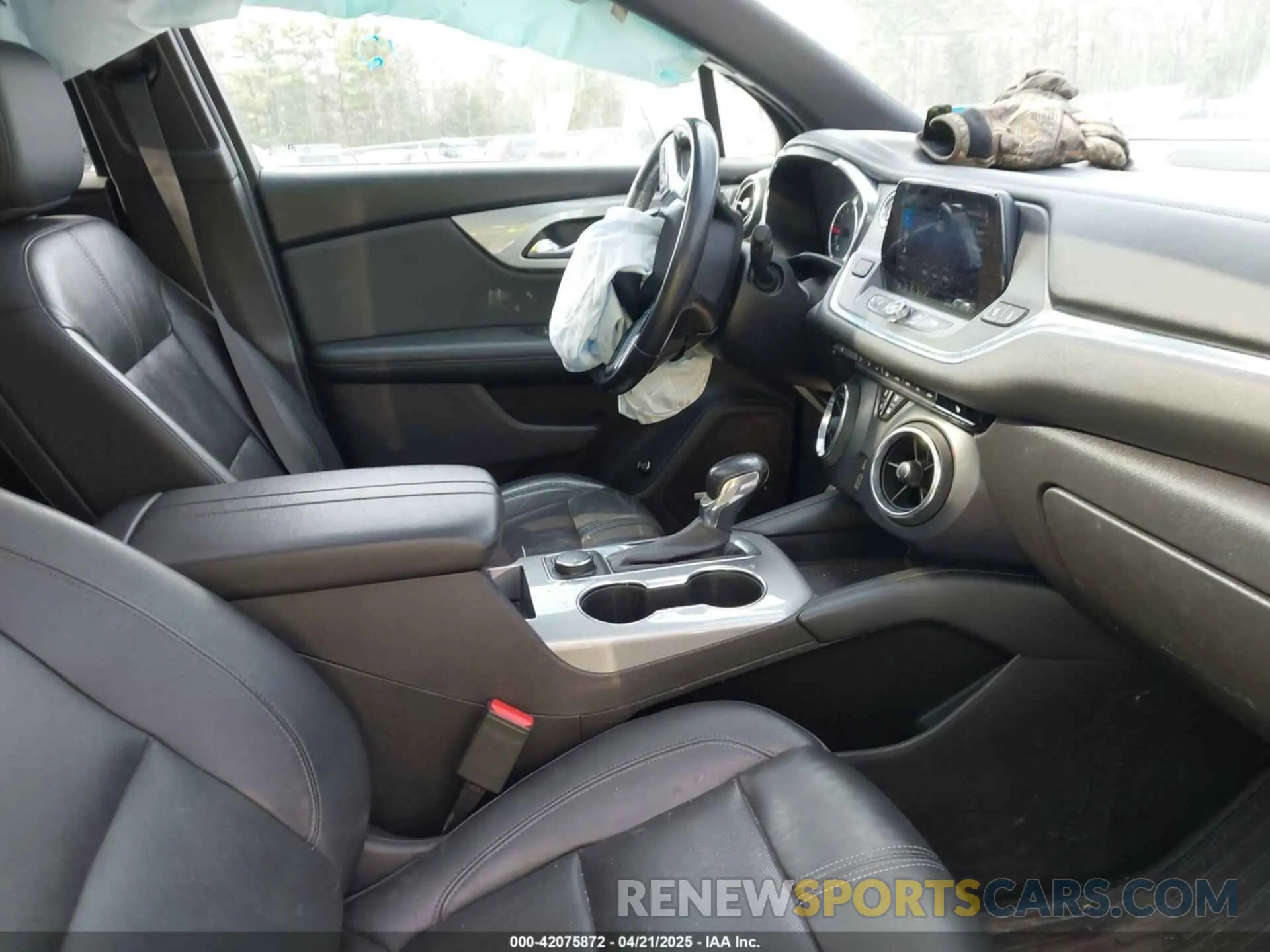 5 Photograph of a damaged car 3GNKBHRSXKS591317 CHEVROLET BLAZER 2019