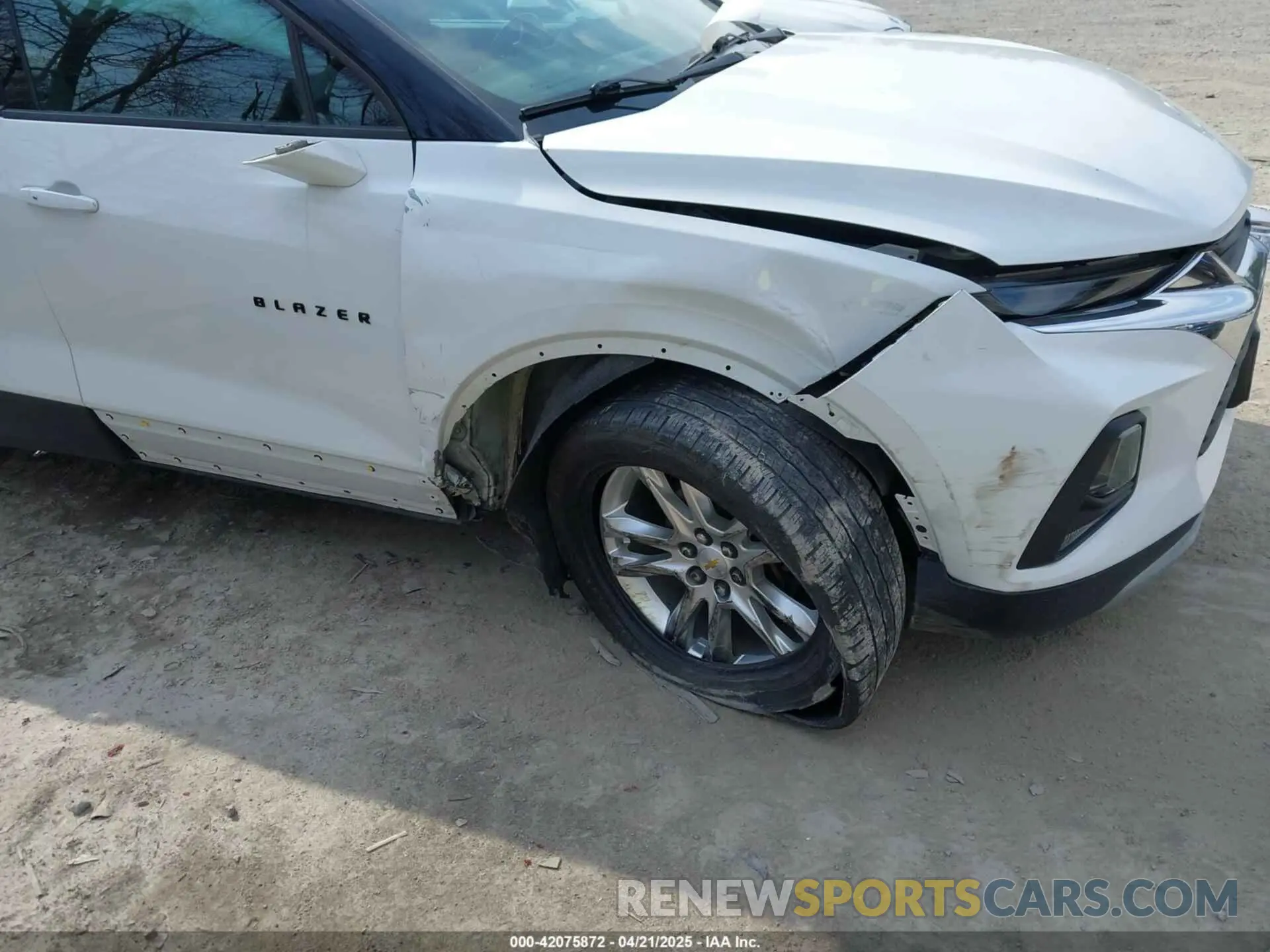 6 Photograph of a damaged car 3GNKBHRSXKS591317 CHEVROLET BLAZER 2019
