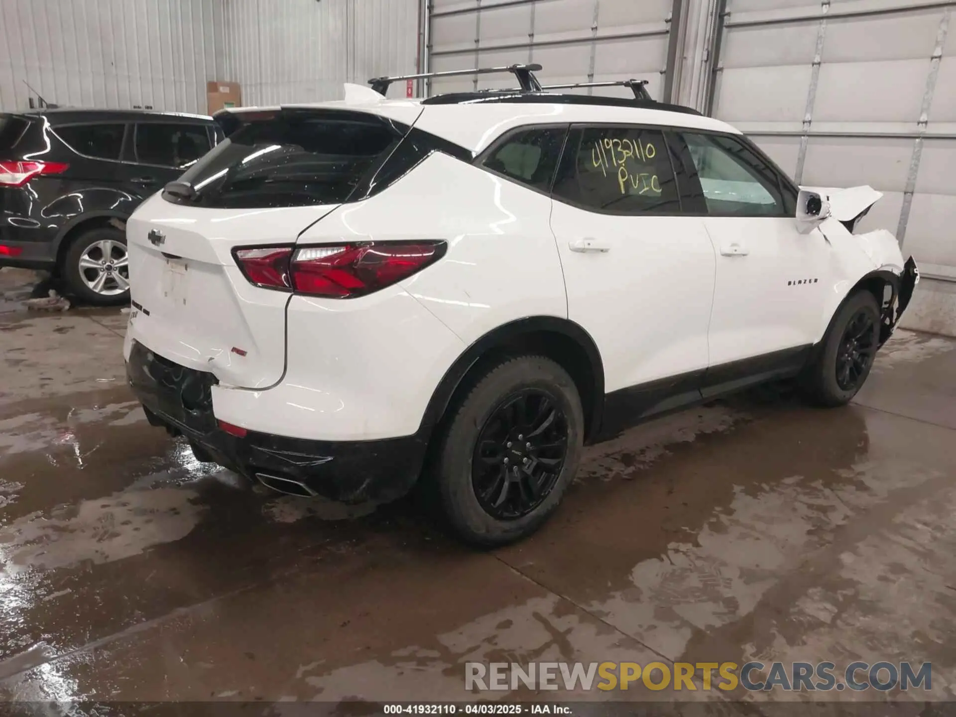 4 Photograph of a damaged car 3GNKBJRS0KS687271 CHEVROLET BLAZER 2019