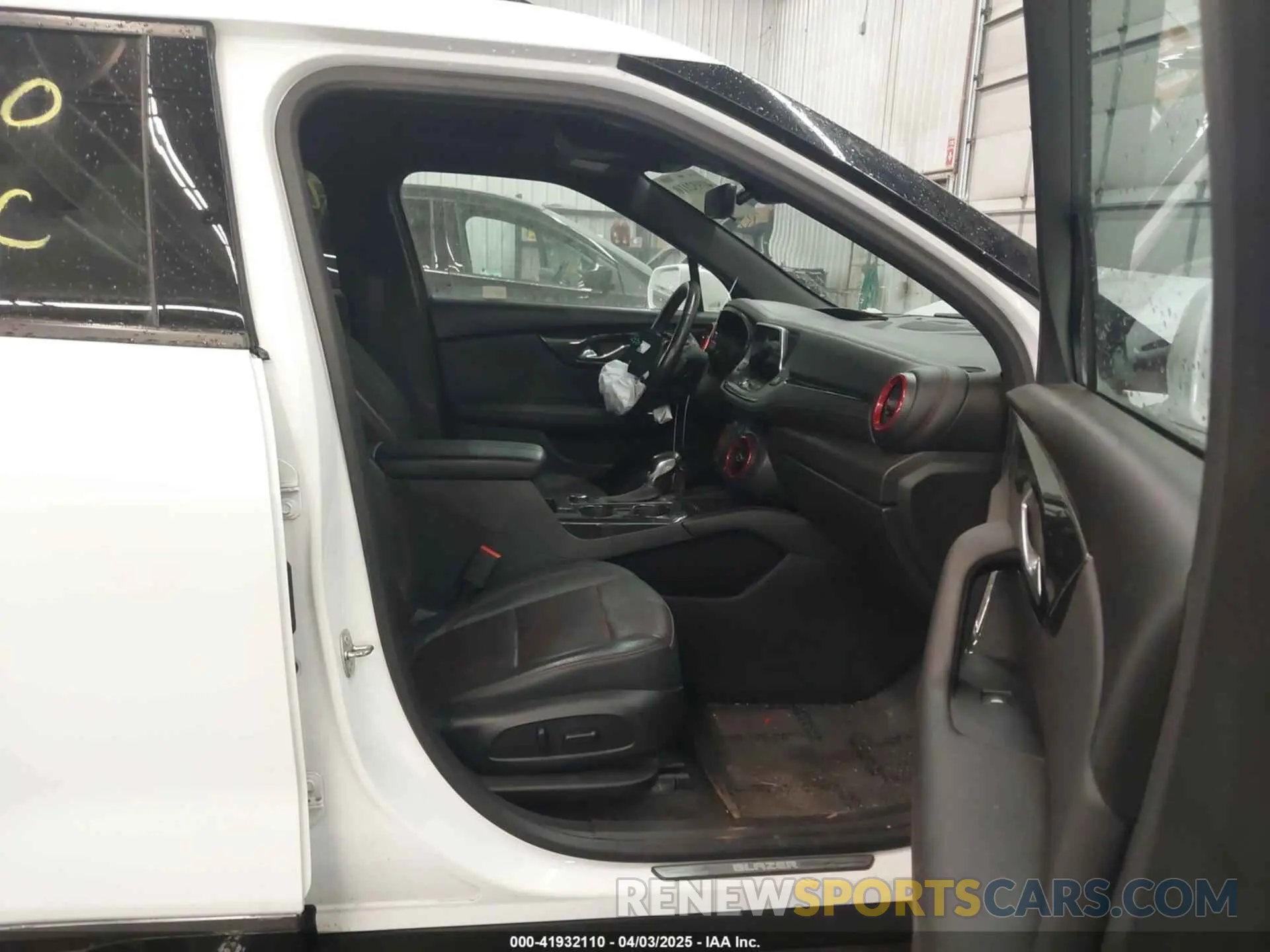 5 Photograph of a damaged car 3GNKBJRS0KS687271 CHEVROLET BLAZER 2019
