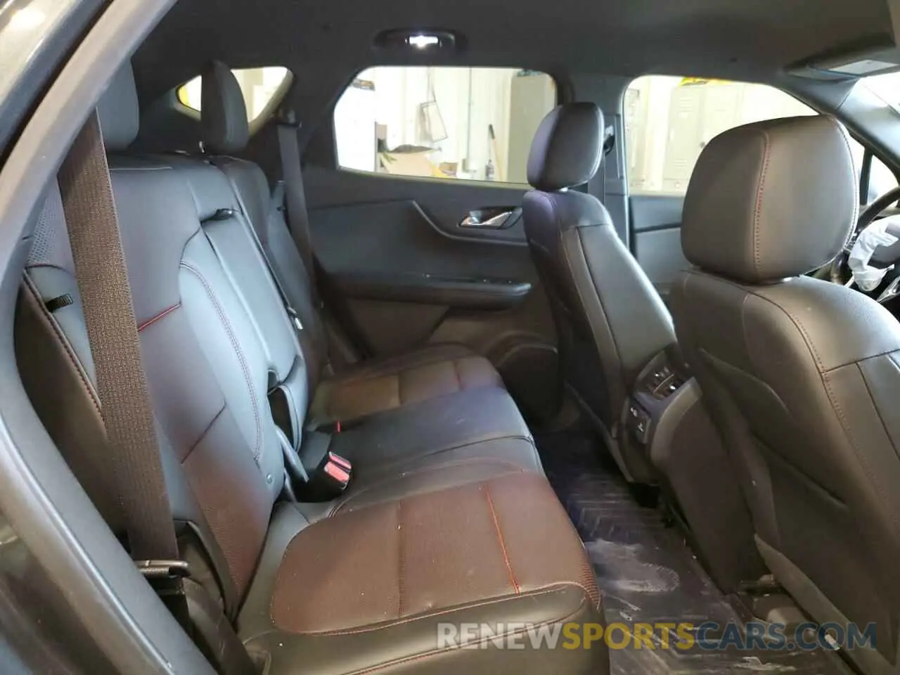 11 Photograph of a damaged car 3GNKBJRS1KS662752 CHEVROLET BLAZER 2019