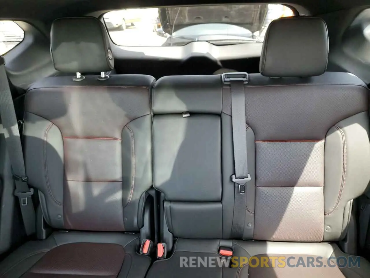10 Photograph of a damaged car 3GNKBJRS2KS565866 CHEVROLET BLAZER 2019