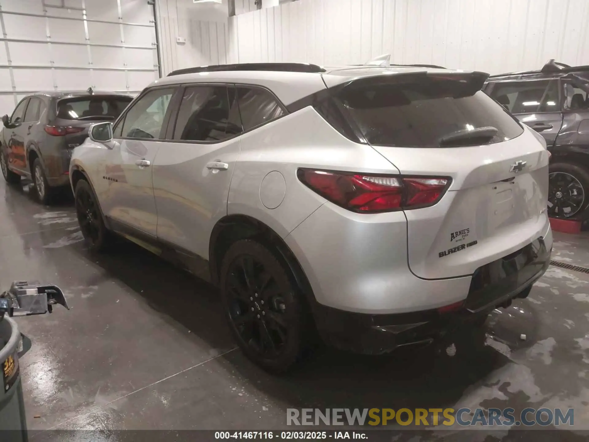 3 Photograph of a damaged car 3GNKBJRS2KS691595 CHEVROLET BLAZER 2019