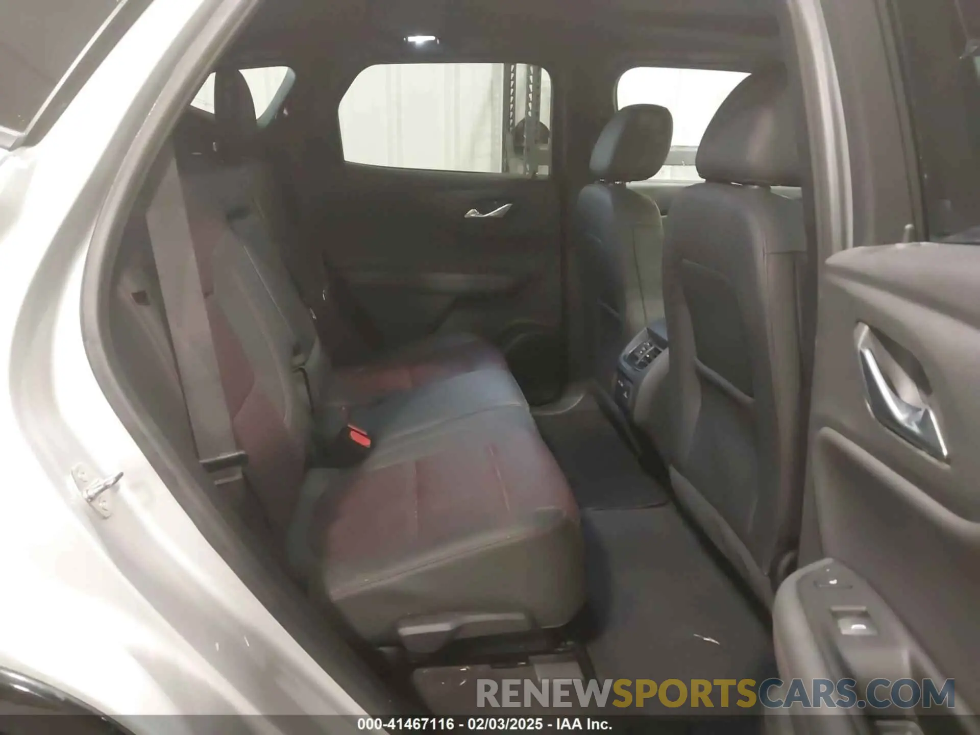 8 Photograph of a damaged car 3GNKBJRS2KS691595 CHEVROLET BLAZER 2019