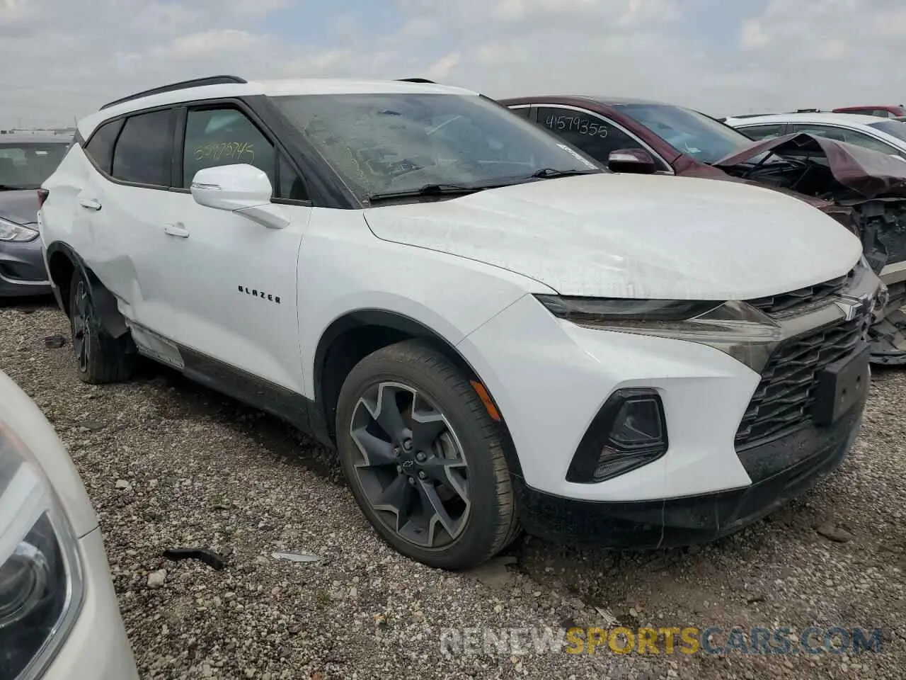 4 Photograph of a damaged car 3GNKBJRS4KS566498 CHEVROLET BLAZER 2019