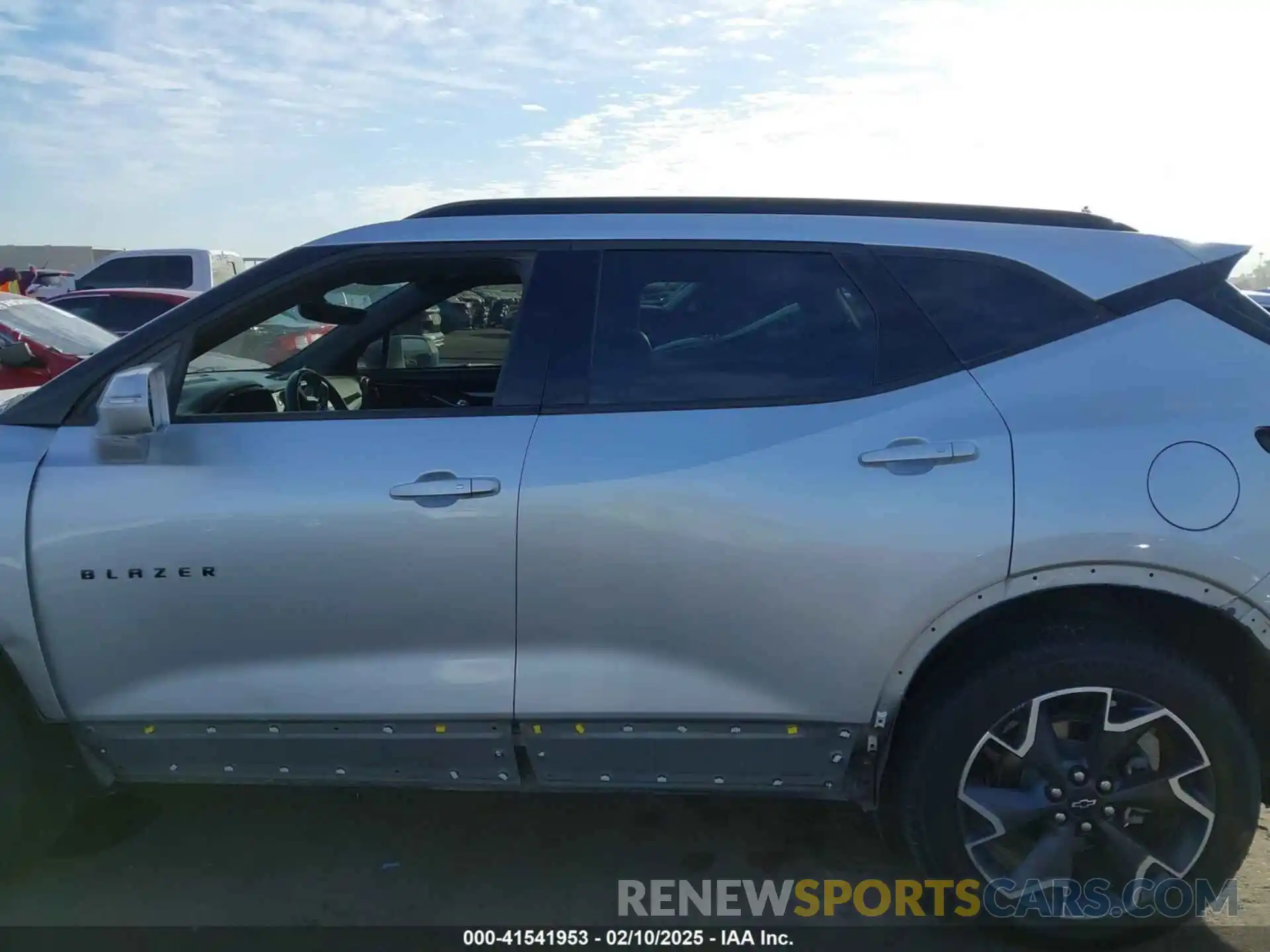 14 Photograph of a damaged car 3GNKBJRS7KS620778 CHEVROLET BLAZER 2019