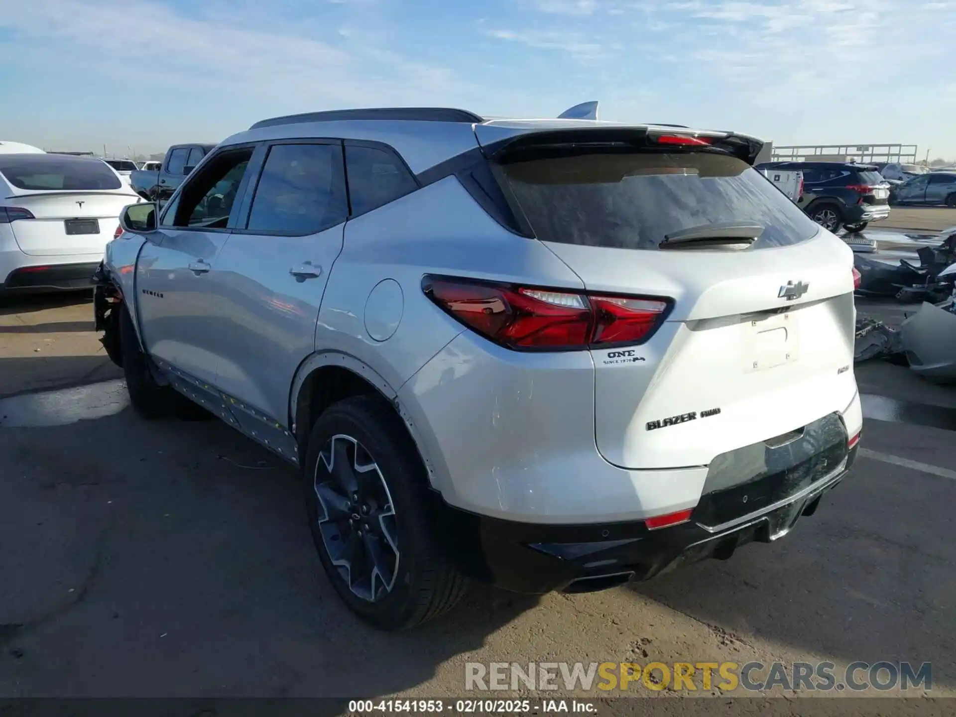 3 Photograph of a damaged car 3GNKBJRS7KS620778 CHEVROLET BLAZER 2019