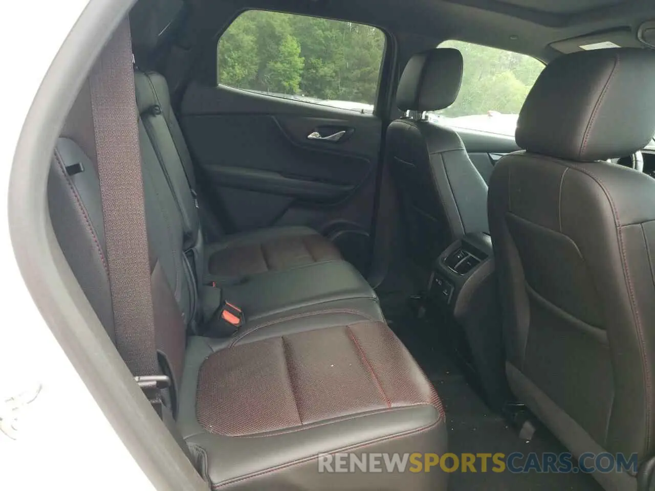 11 Photograph of a damaged car 3GNKBJRS7KS640321 CHEVROLET BLAZER 2019