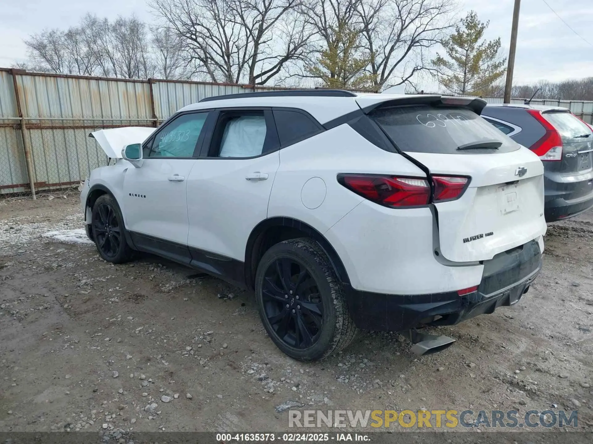 3 Photograph of a damaged car 3GNKBJRSXKS639101 CHEVROLET BLAZER 2019