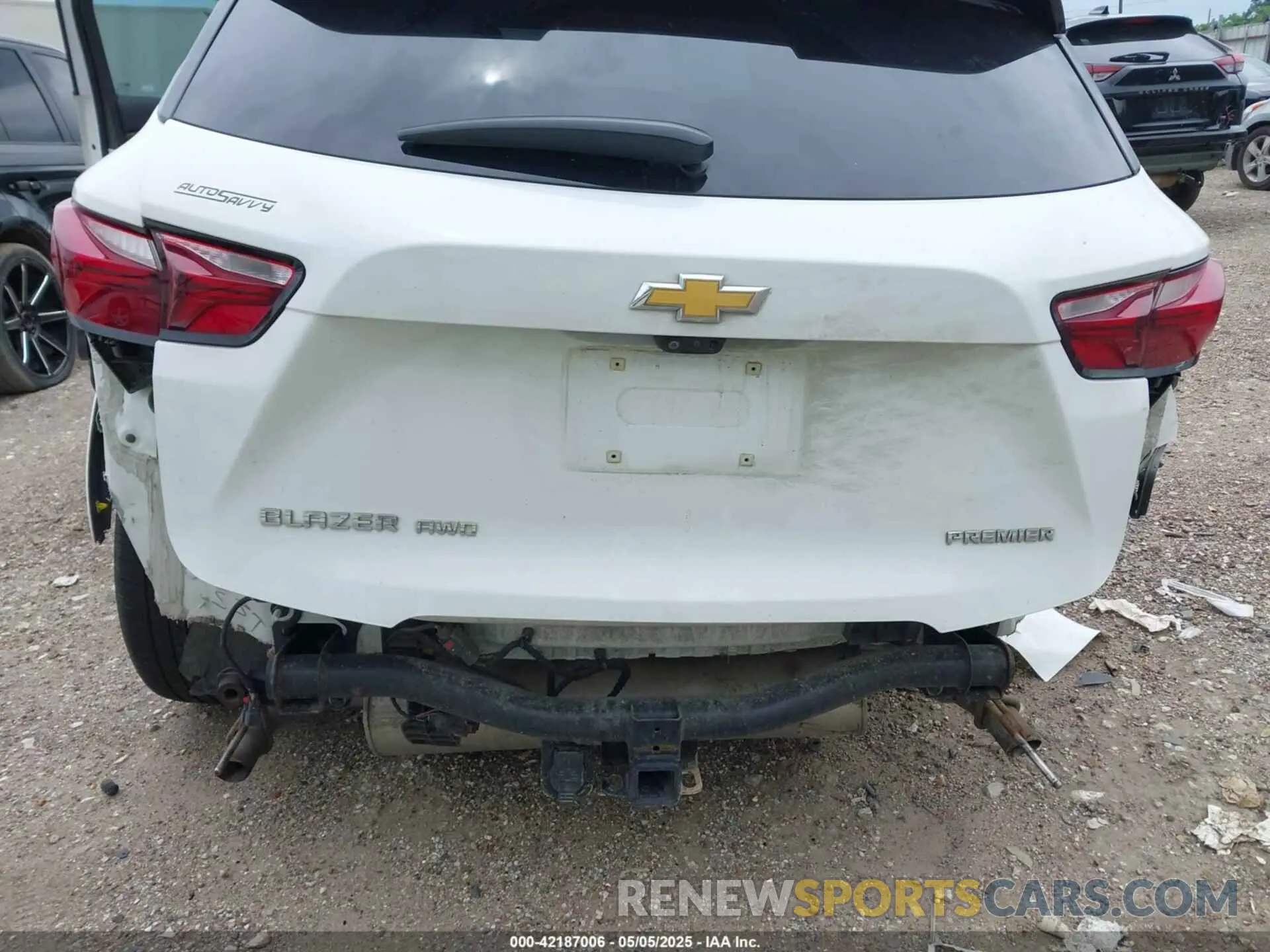 6 Photograph of a damaged car 3GNKBKRS1KS577836 CHEVROLET BLAZER 2019
