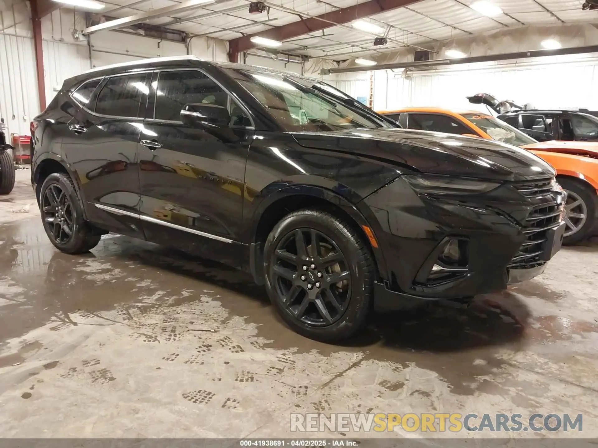 1 Photograph of a damaged car 3GNKBKRS2KS669067 CHEVROLET BLAZER 2019